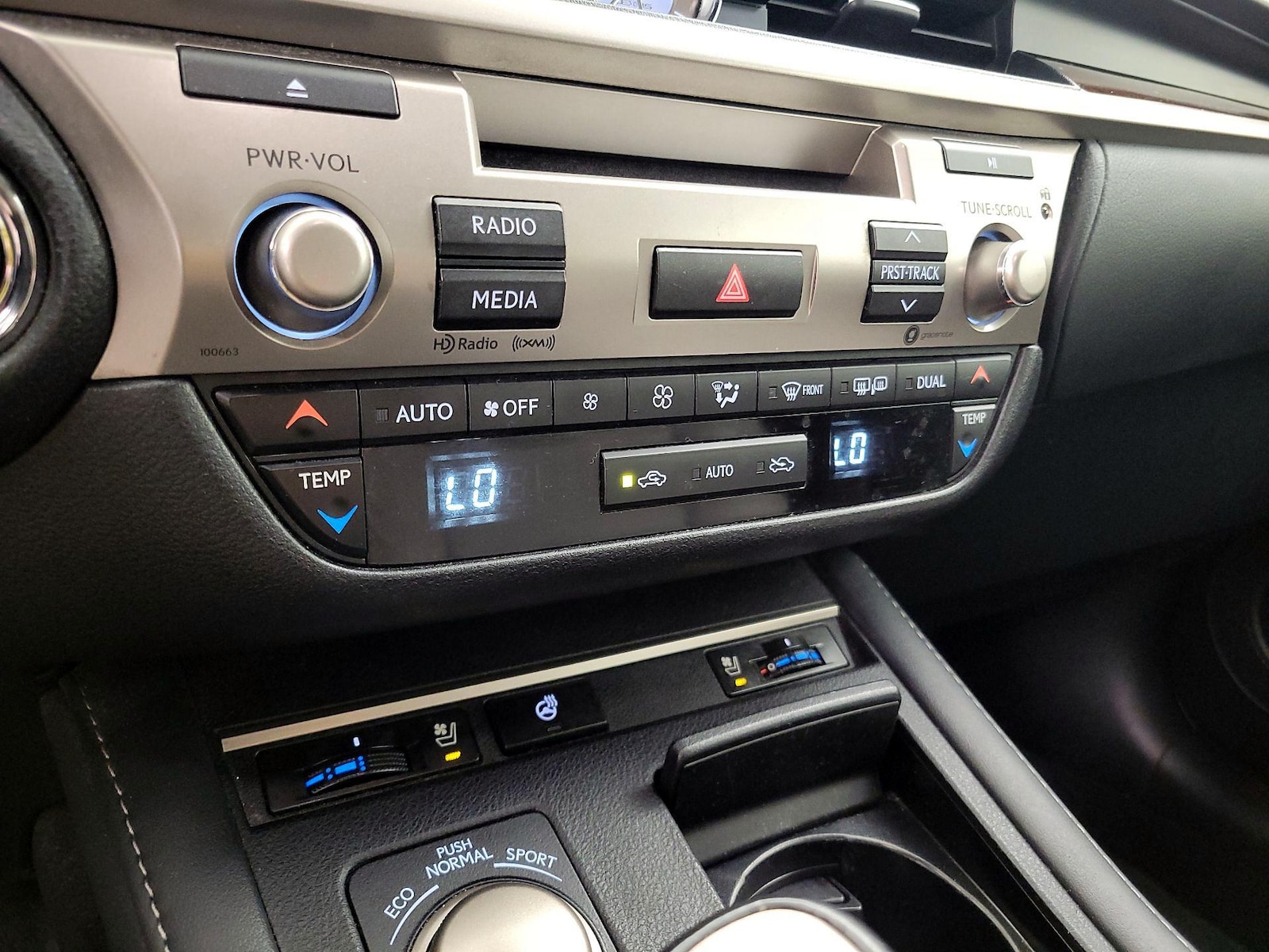 2017 Lexus ES 350 - Photo 17