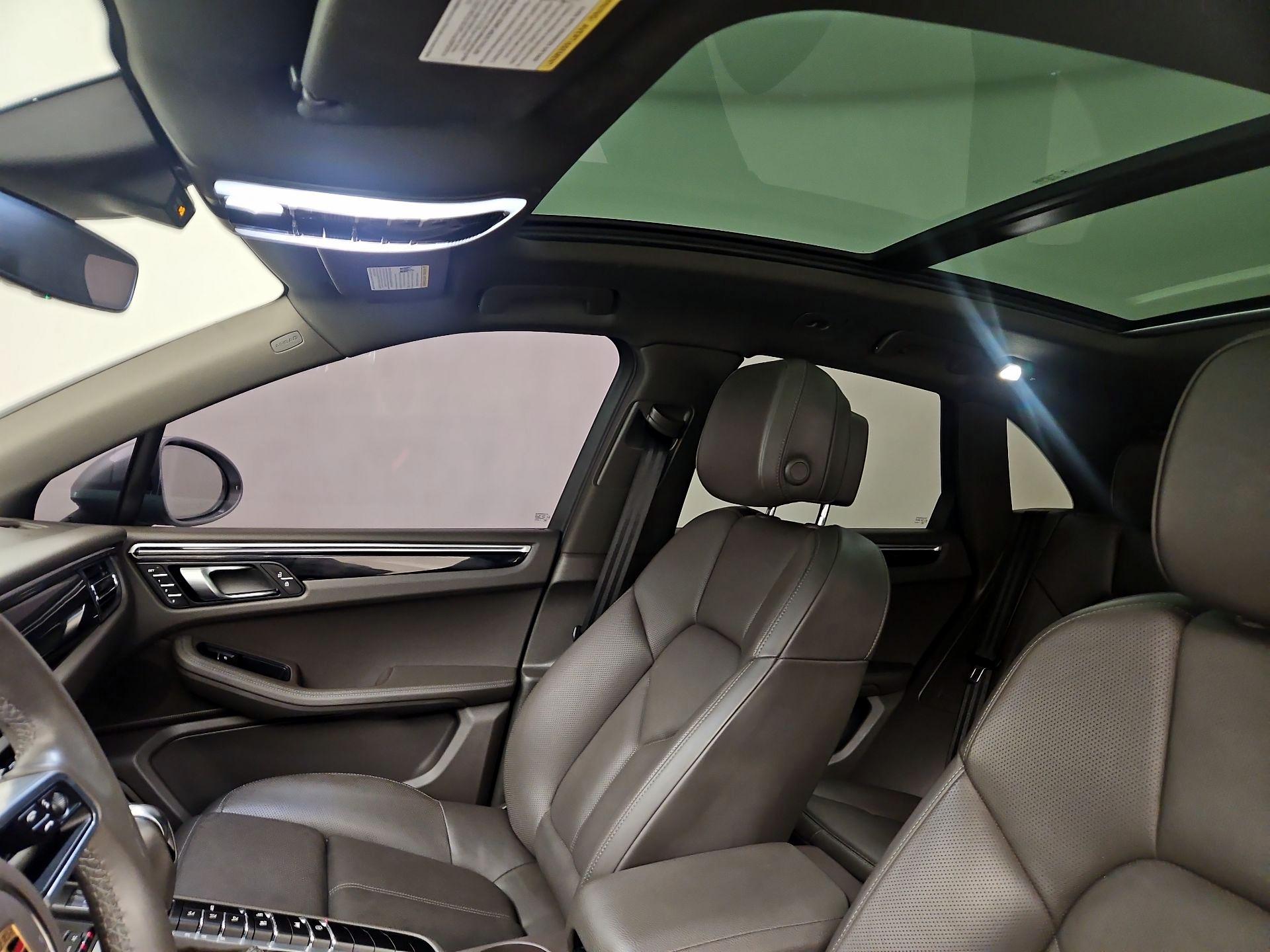 Thumbnail: 2021 Porsche Macan - 20