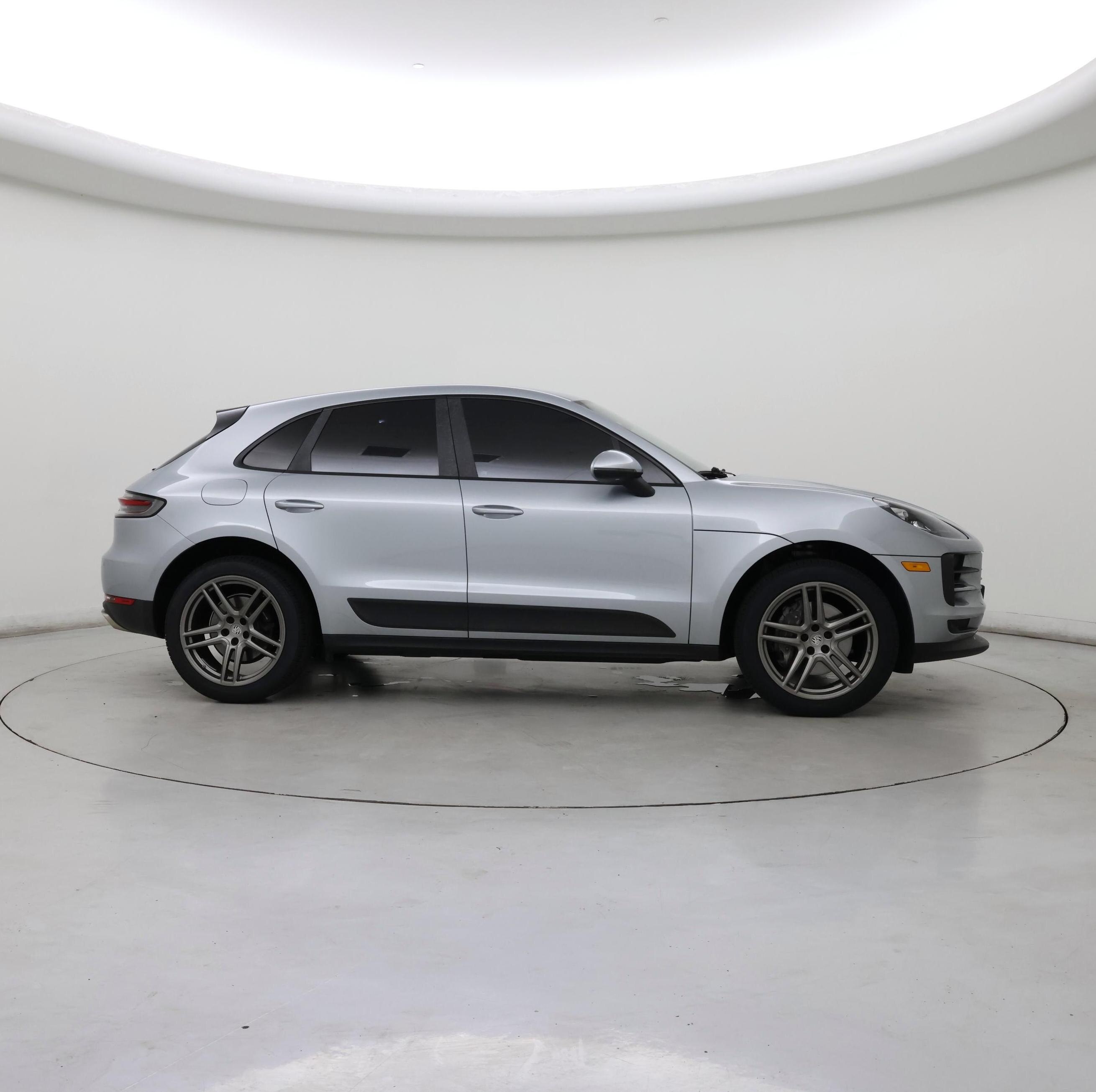 Thumbnail: 2021 Porsche Macan - 7