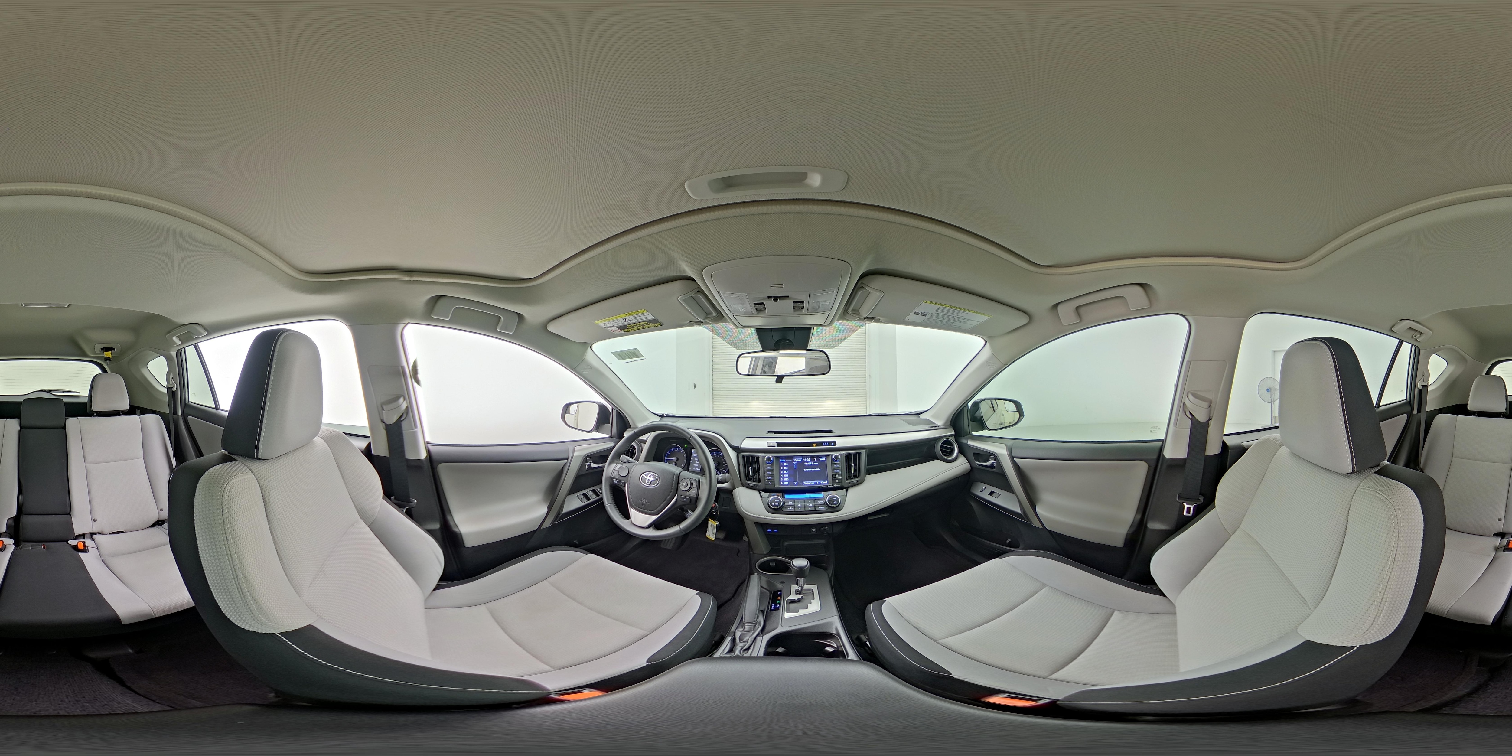 2017 Toyota RAV4 XLE - Photo 26