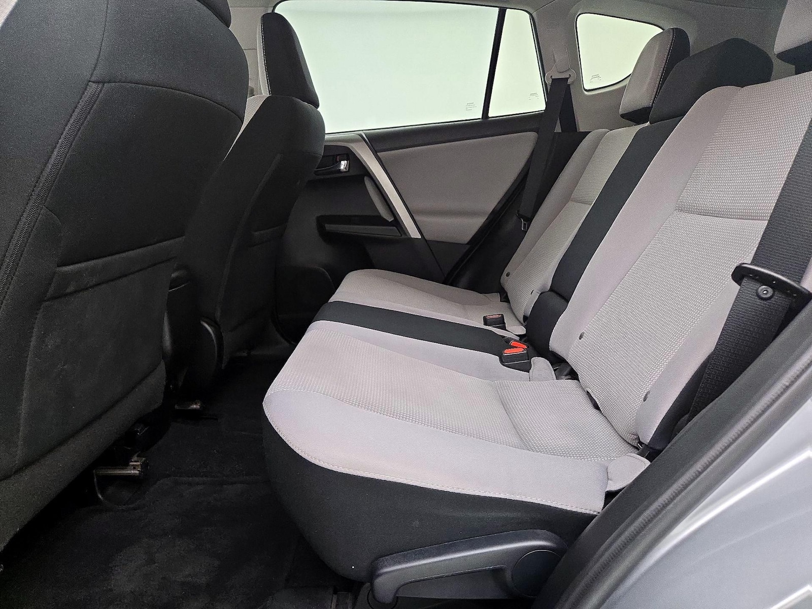 2017 Toyota RAV4 XLE - Photo 21