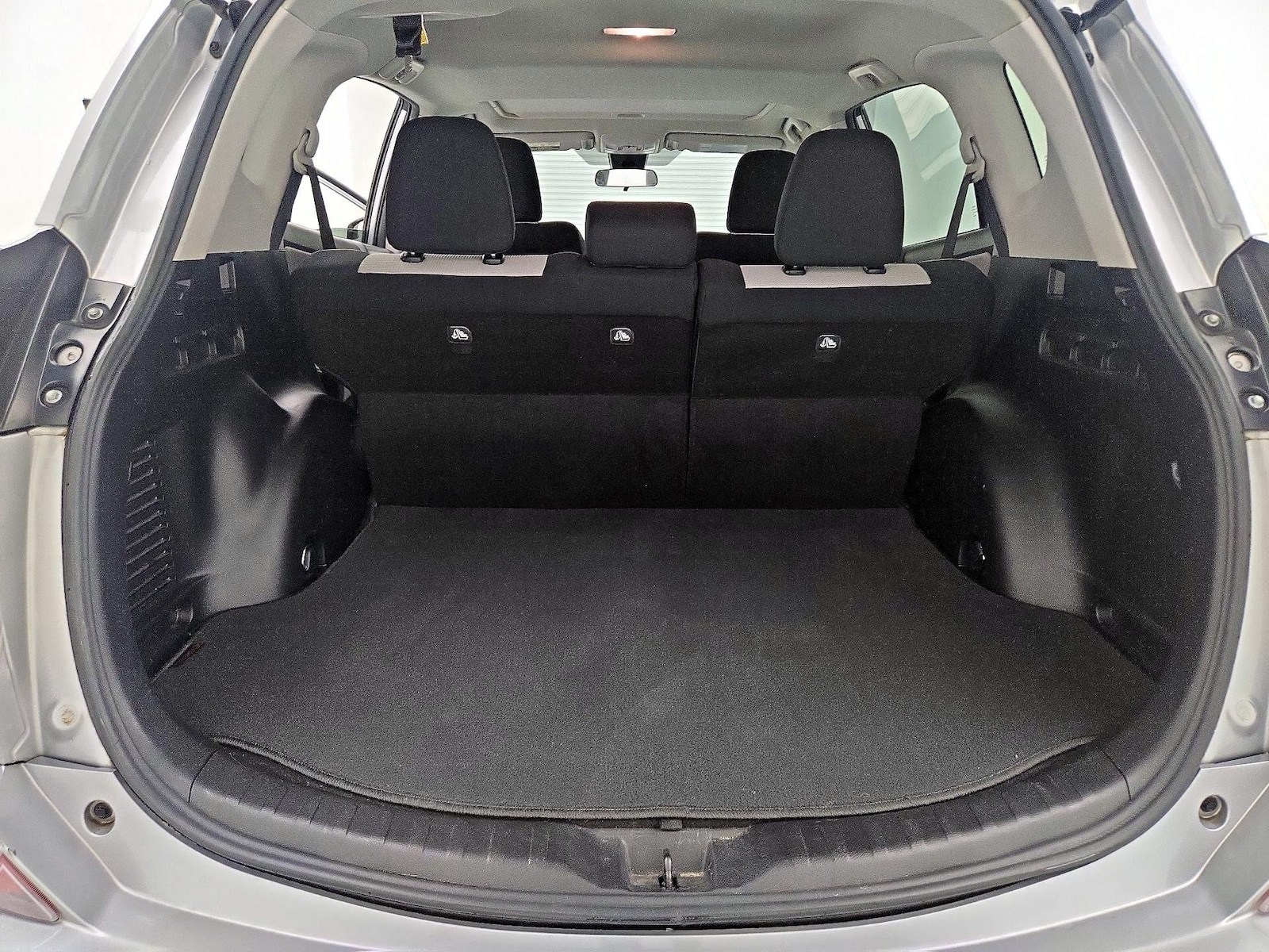2017 Toyota RAV4 XLE - Photo 22