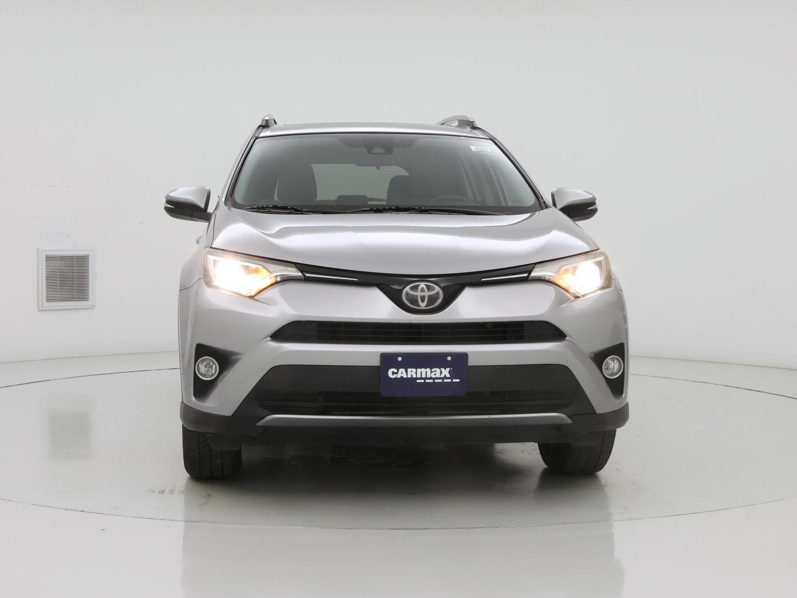 2017 Toyota RAV4 XLE - Photo 6