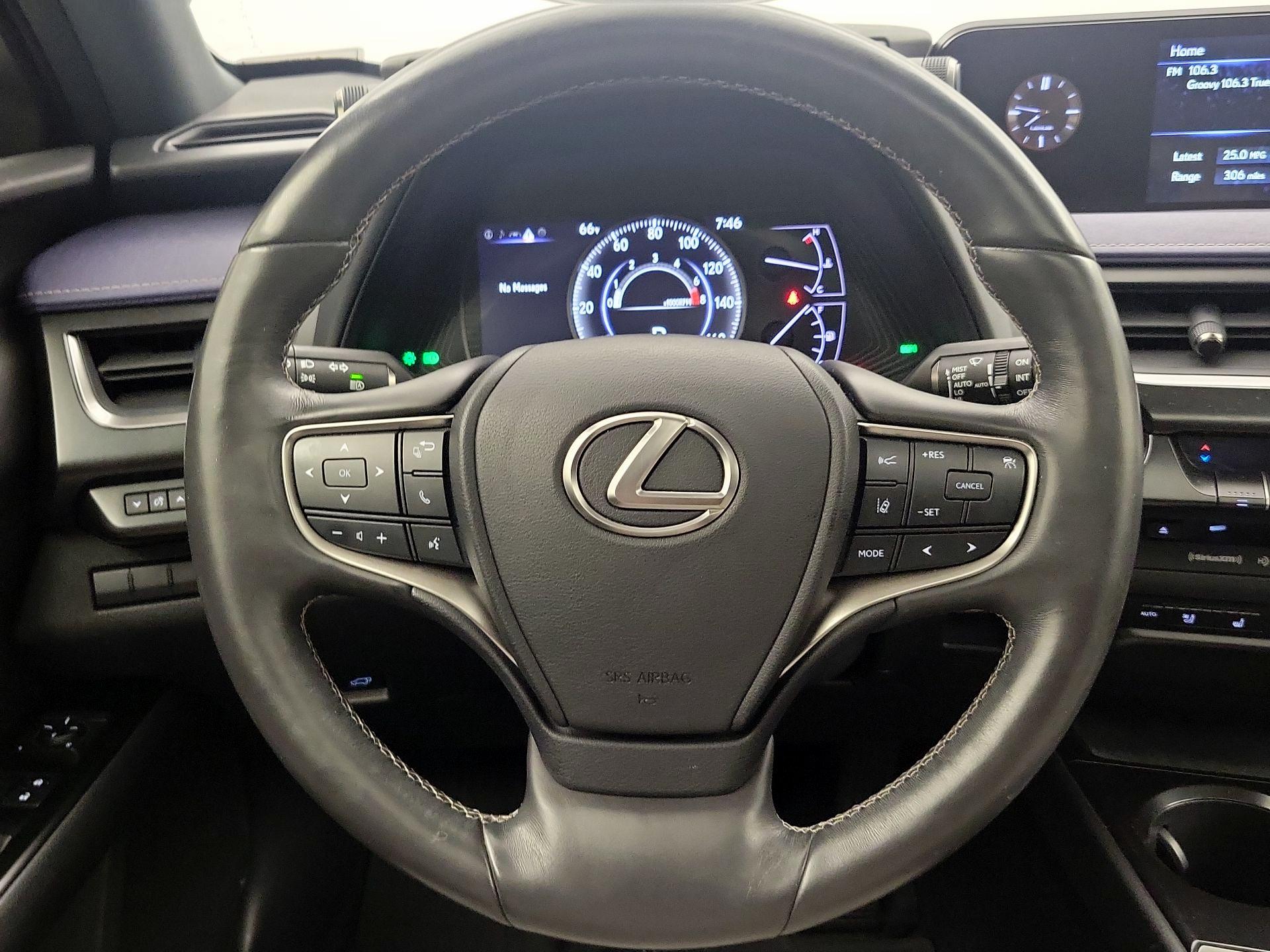Thumbnail: 2020 Lexus UX - 10