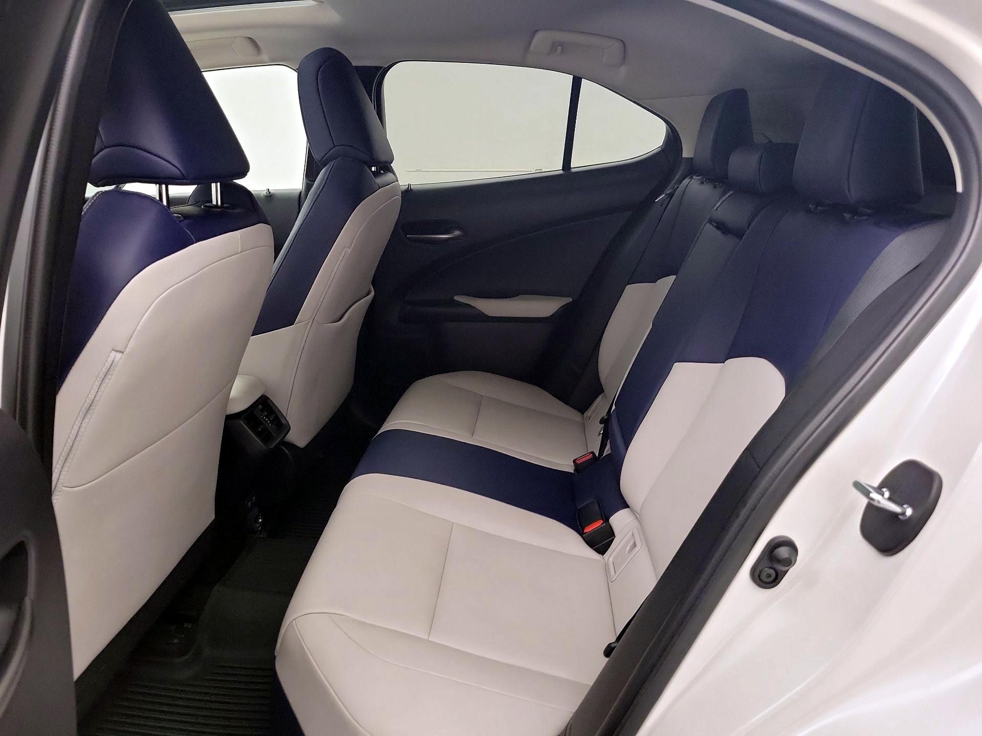 Thumbnail: 2020 Lexus UX - 19