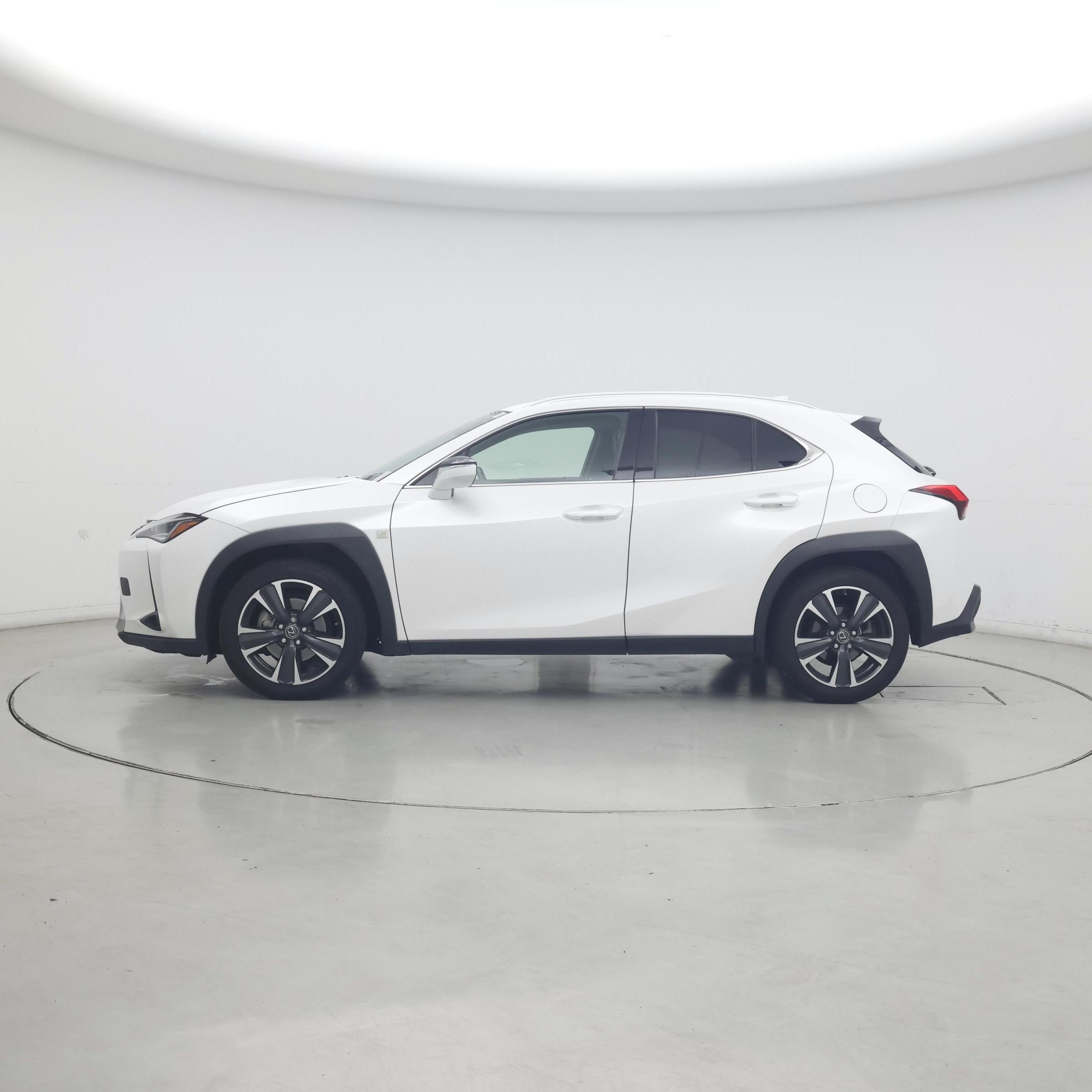 Thumbnail: 2020 Lexus UX - 3