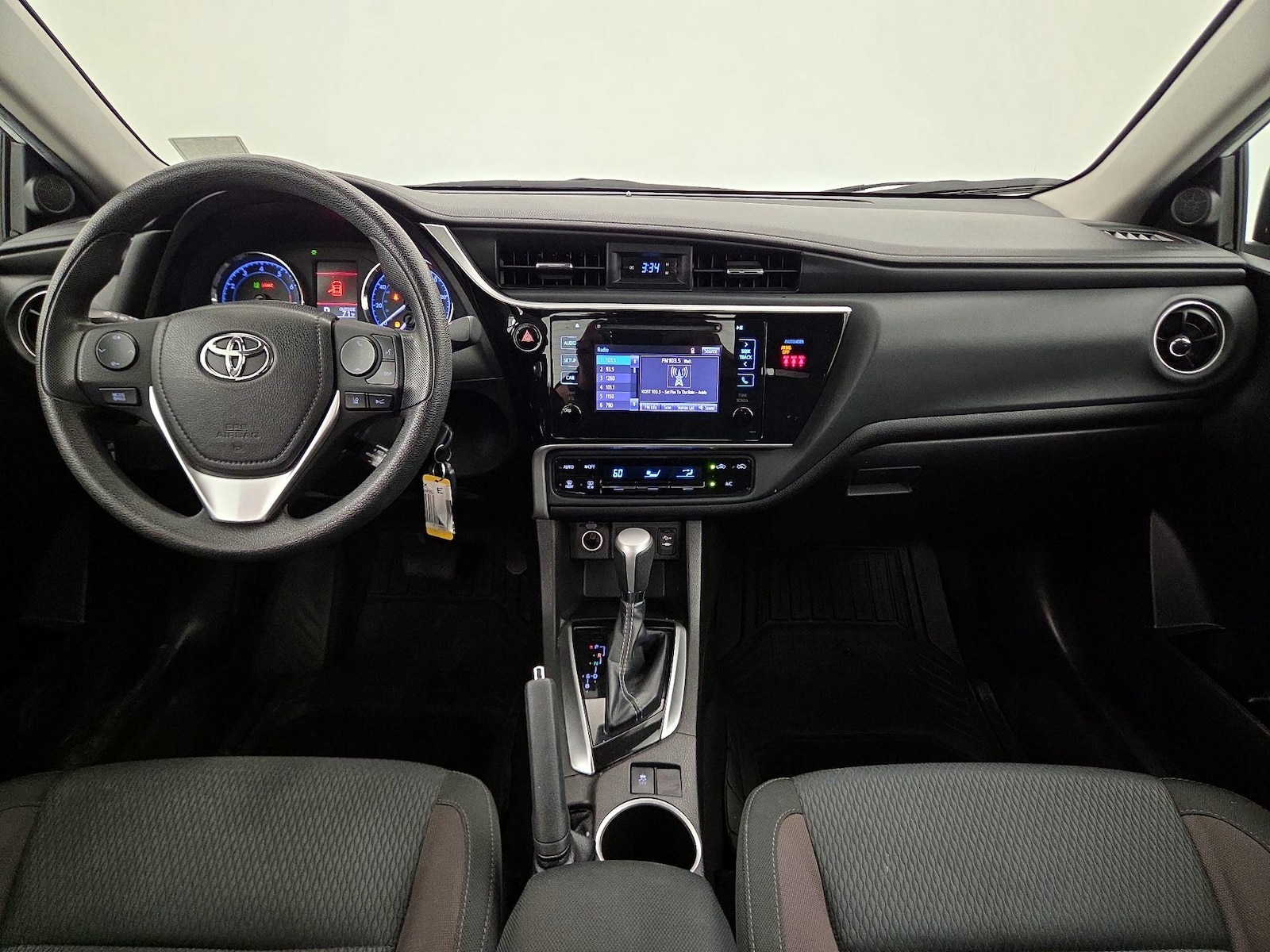 2019 Toyota Corolla LE - Photo 10