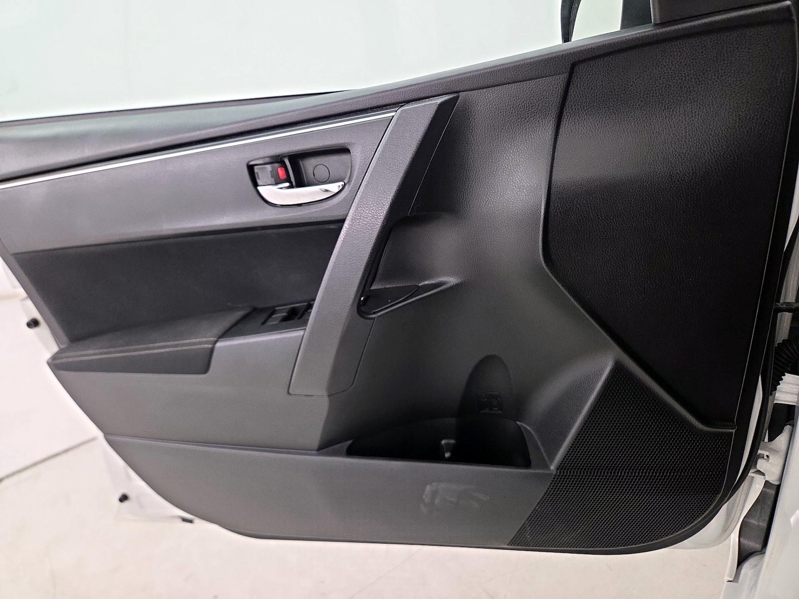 2019 Toyota Corolla LE - Photo 13