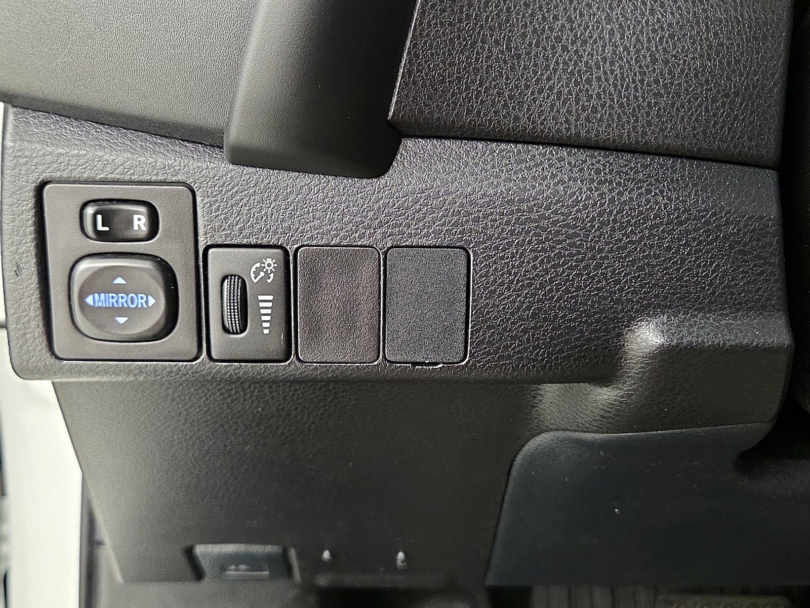 2019 Toyota Corolla LE - Photo 14