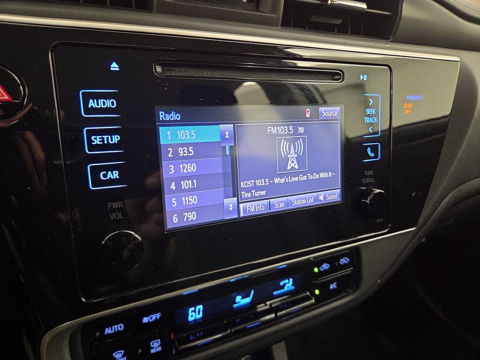 2019 Toyota Corolla LE - Photo 16