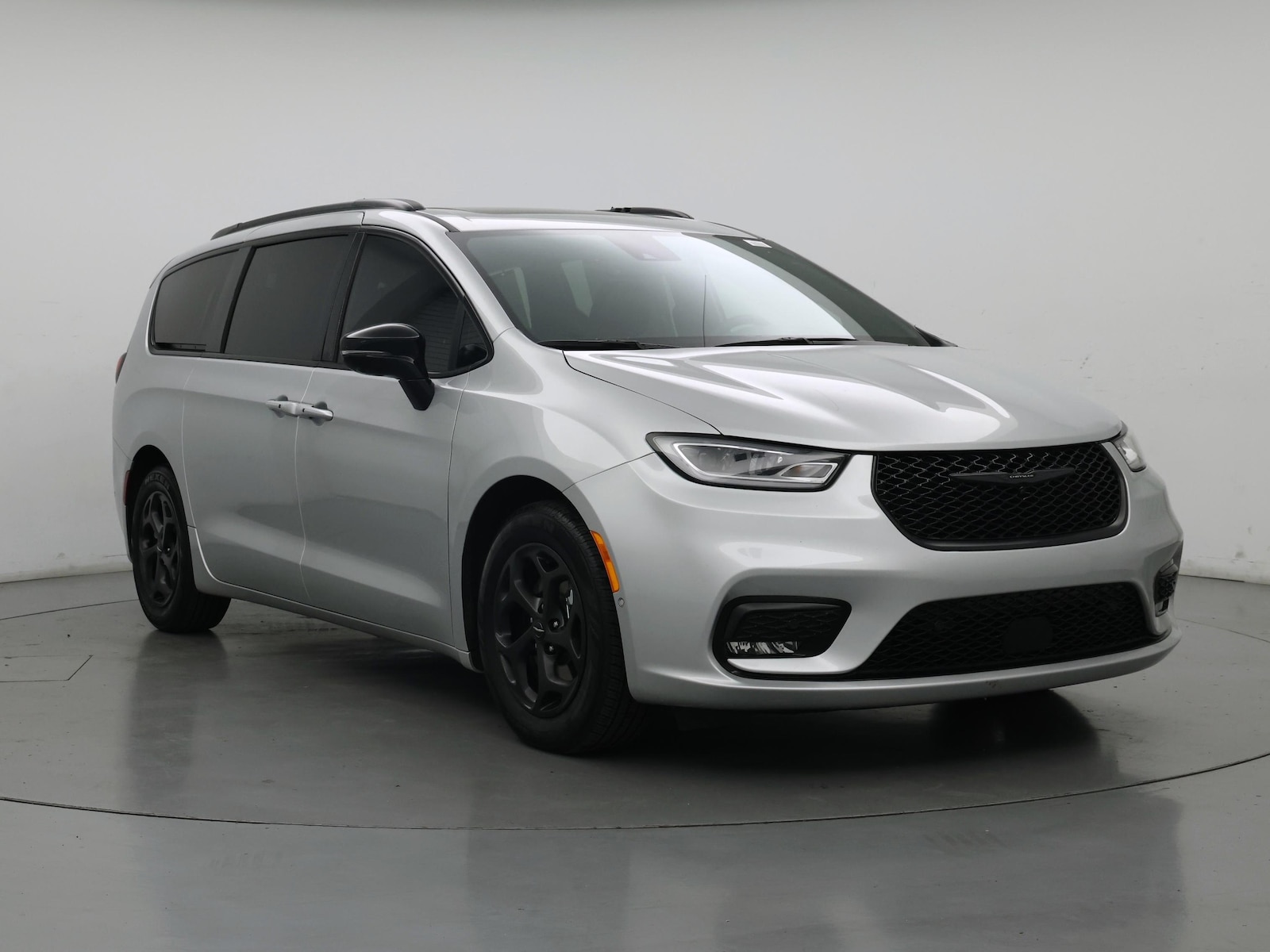 2024 Chrysler Pacifica Hybrid Premium S Appearance Pkg, photo 2