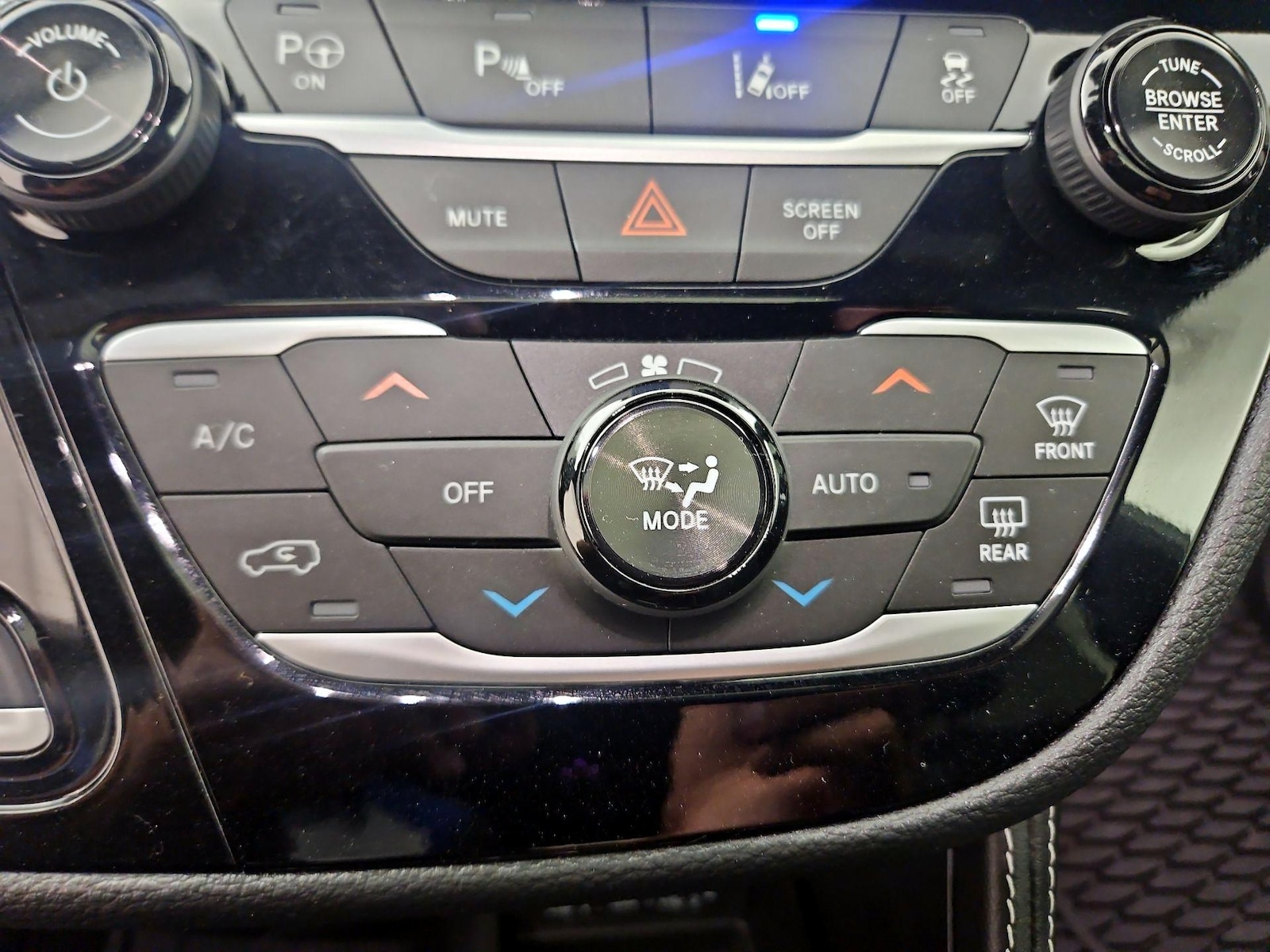 2024 Chrysler Pacifica Hybrid Premium S Appearance Pkg, photo 18