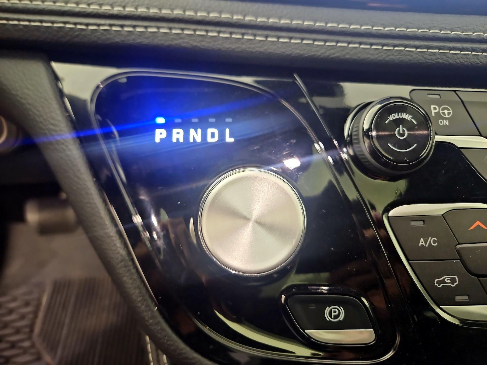 2024 Chrysler Pacifica Hybrid Premium S Appearance Pkg, photo 19