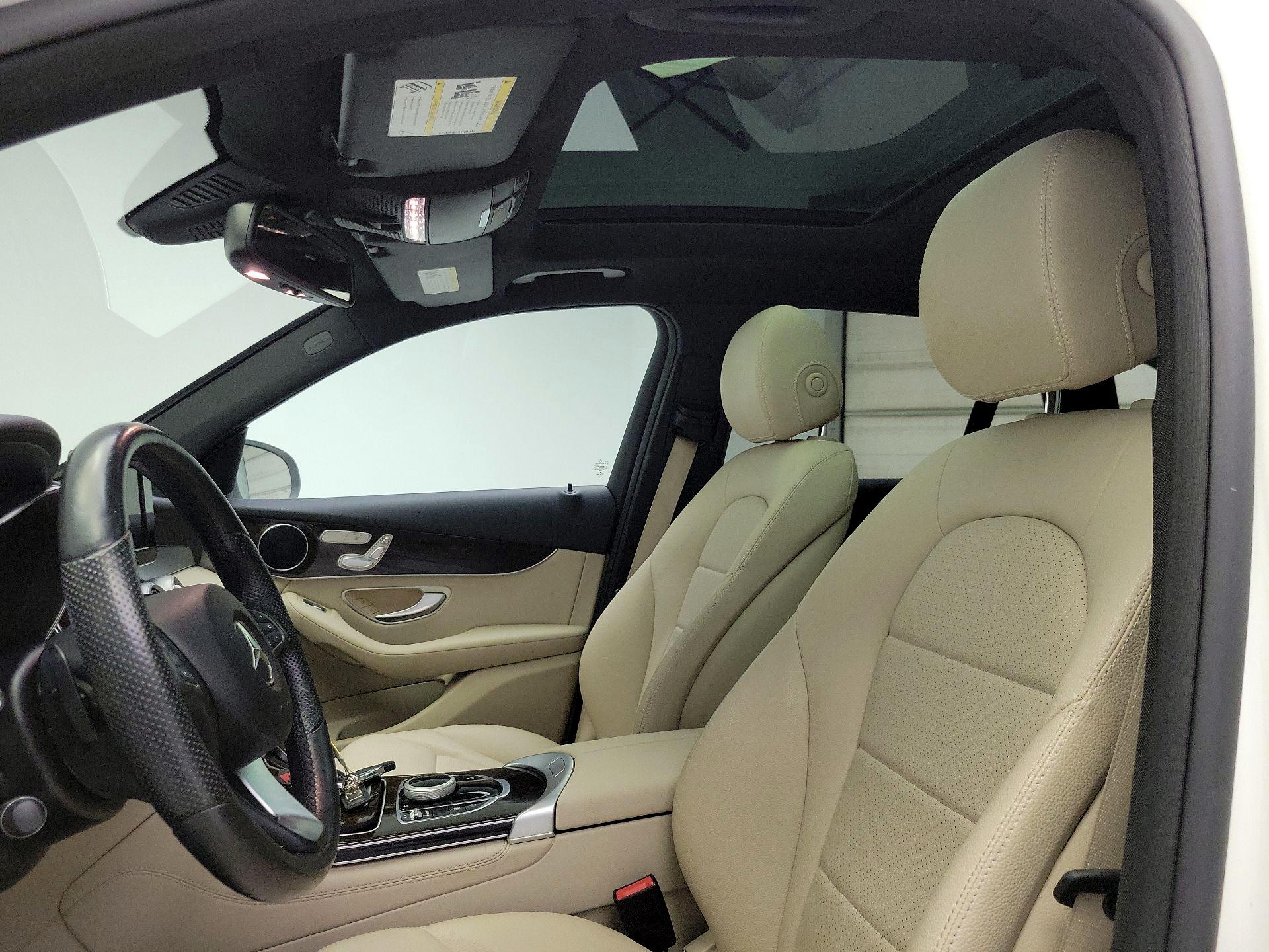 Thumbnail: 2017 Mercedes-Benz GLC - 20