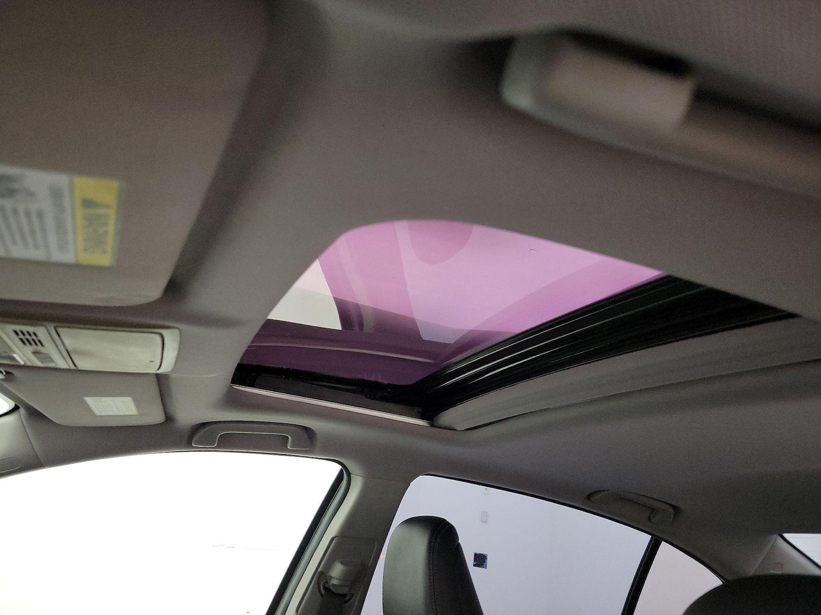 Sunroof(s) & Overhead Airbags