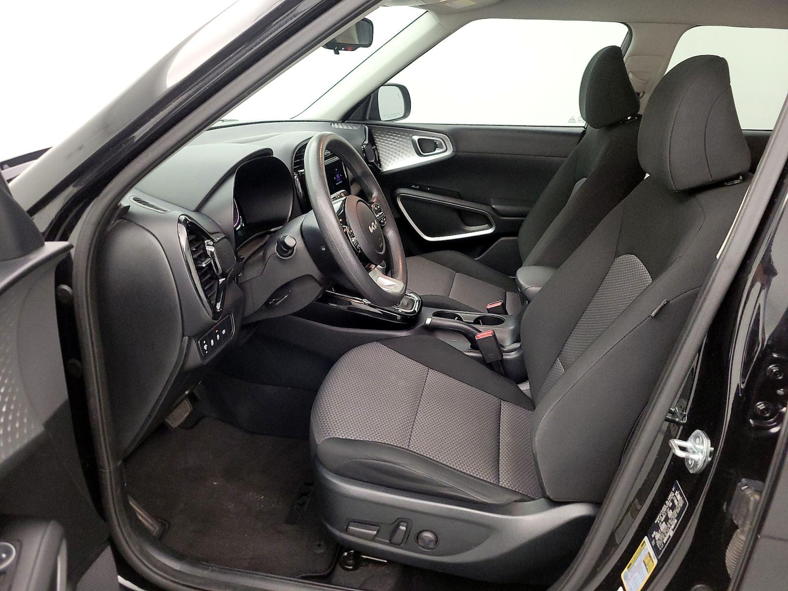 2023 Kia Soul S - Photo 12