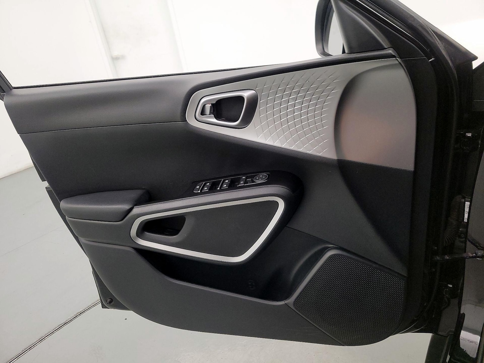 2023 Kia Soul S - Photo 13