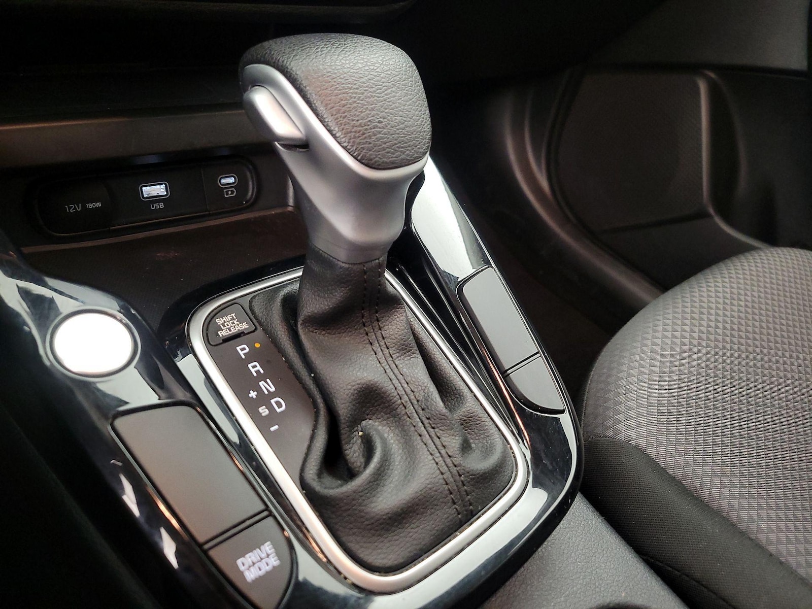 2023 Kia Soul S - Photo 19