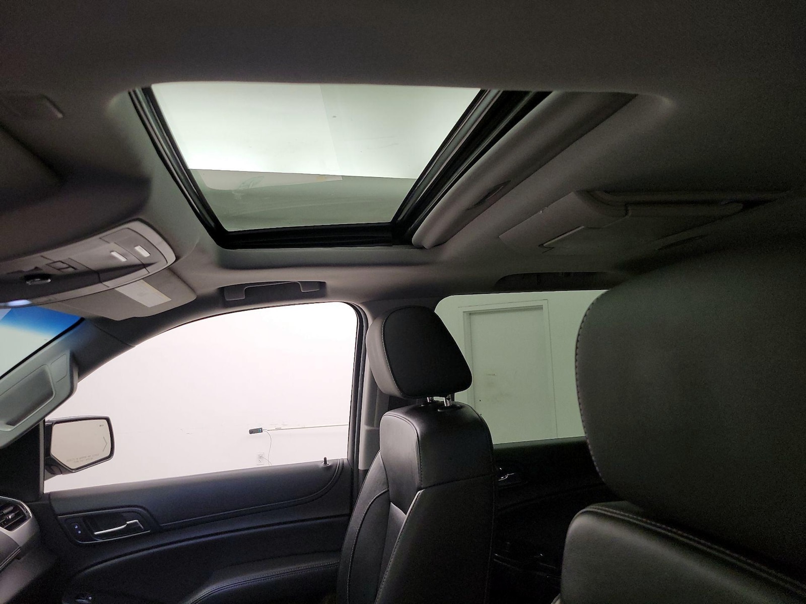 Sunroof(s) & Overhead Airbags