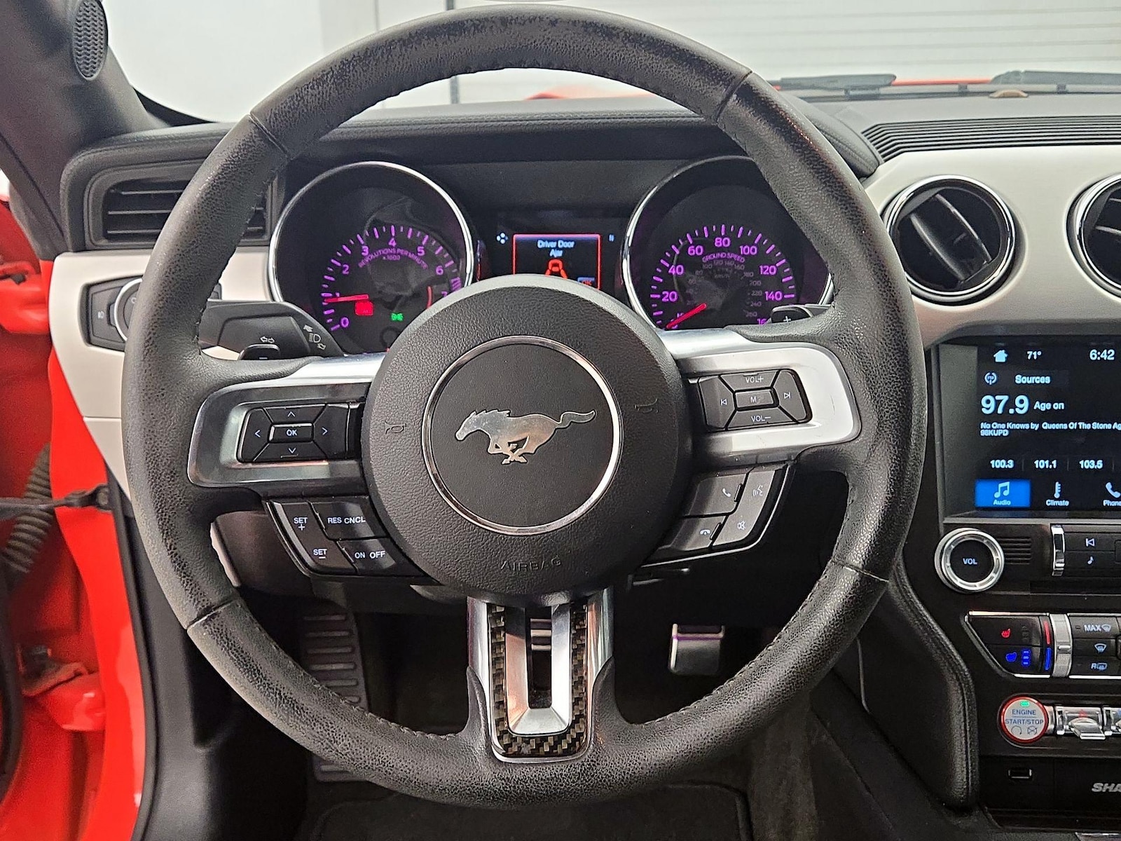 2016 Ford Mustang EcoBoost - Photo 11