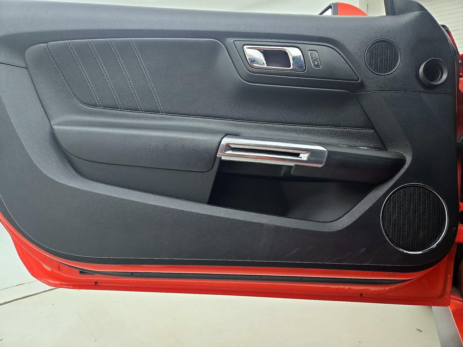 2016 Ford Mustang EcoBoost - Photo 13