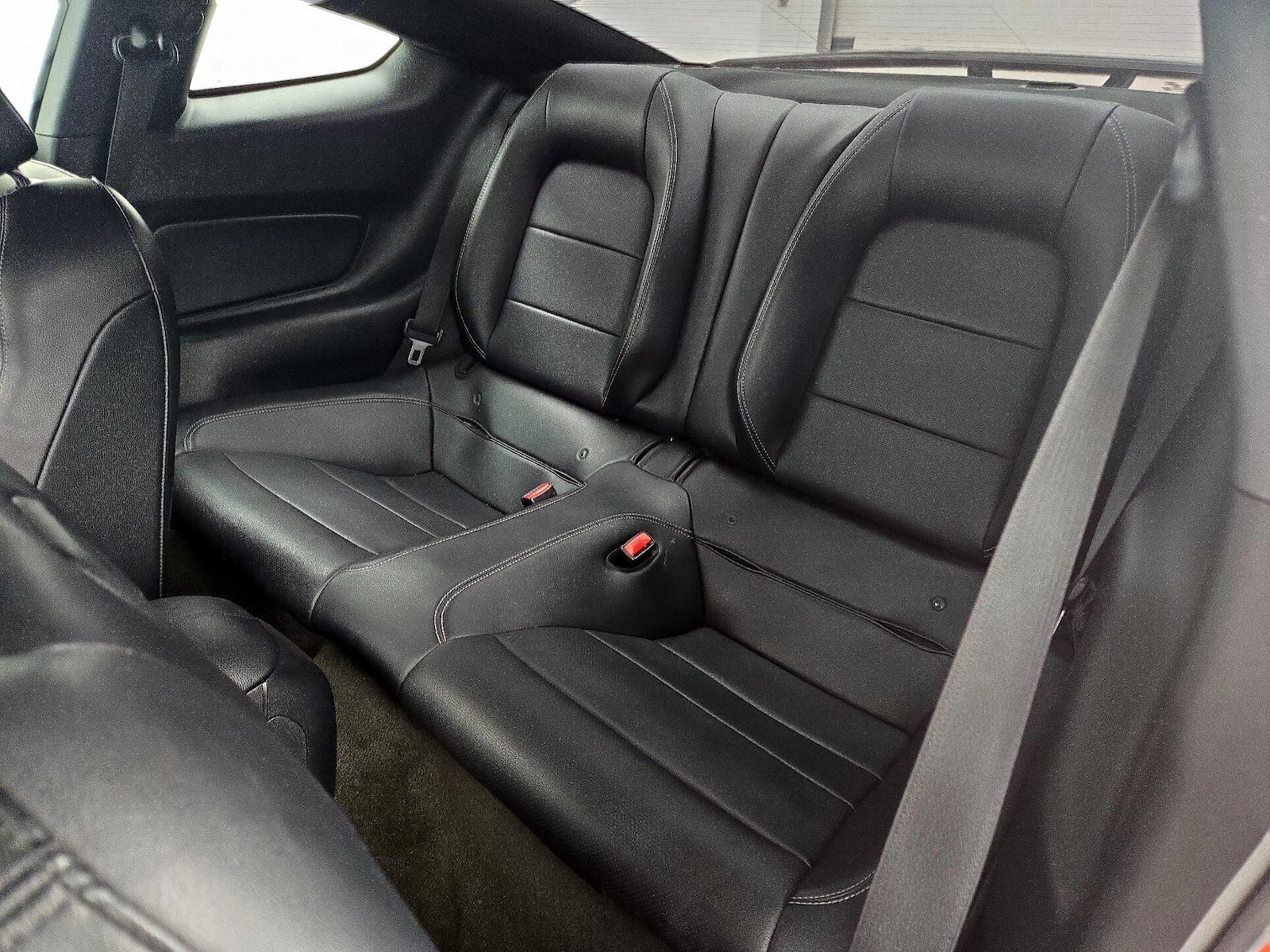 2016 Ford Mustang EcoBoost - Photo 20