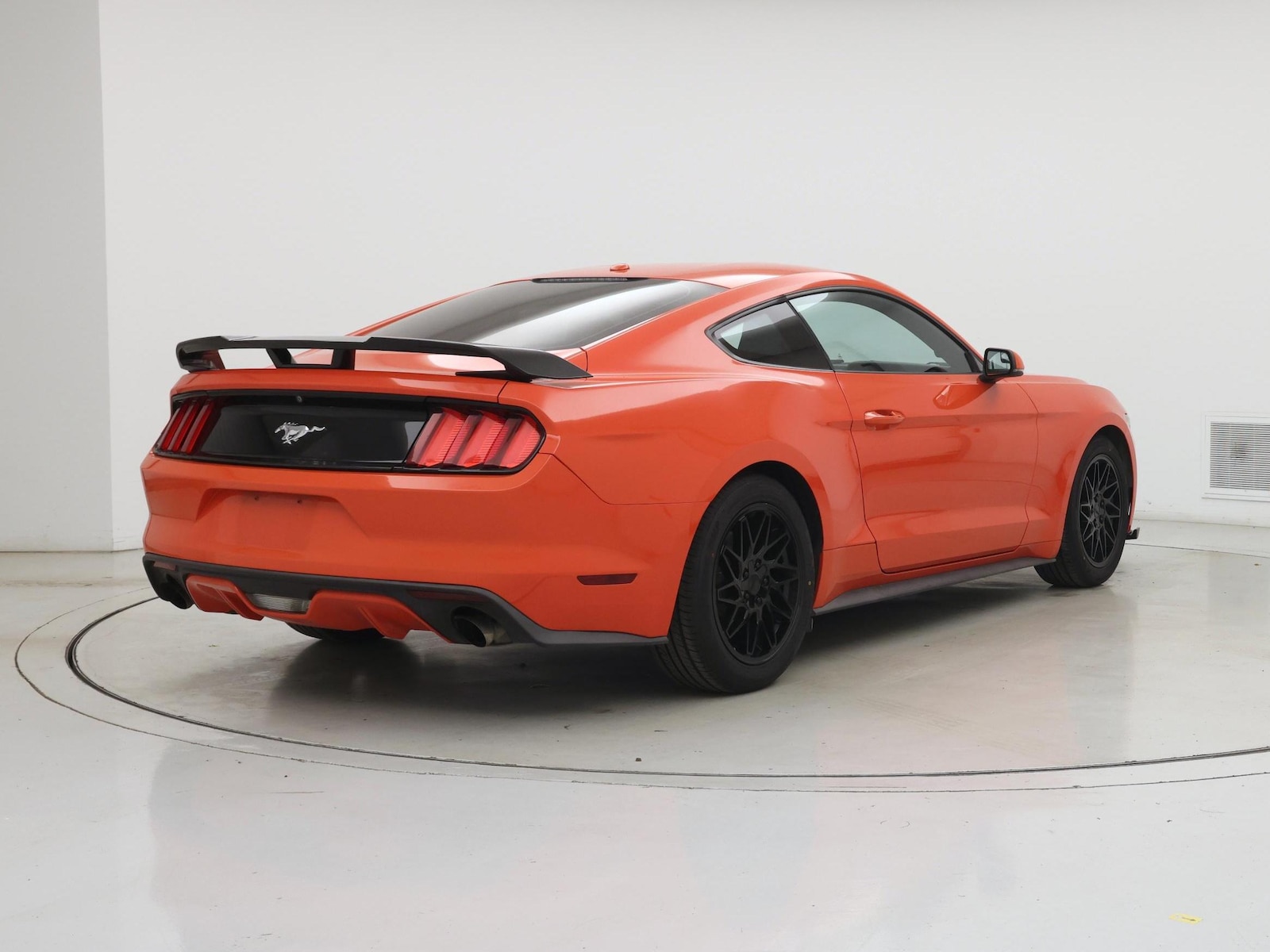 2016 Ford Mustang EcoBoost - Photo 9