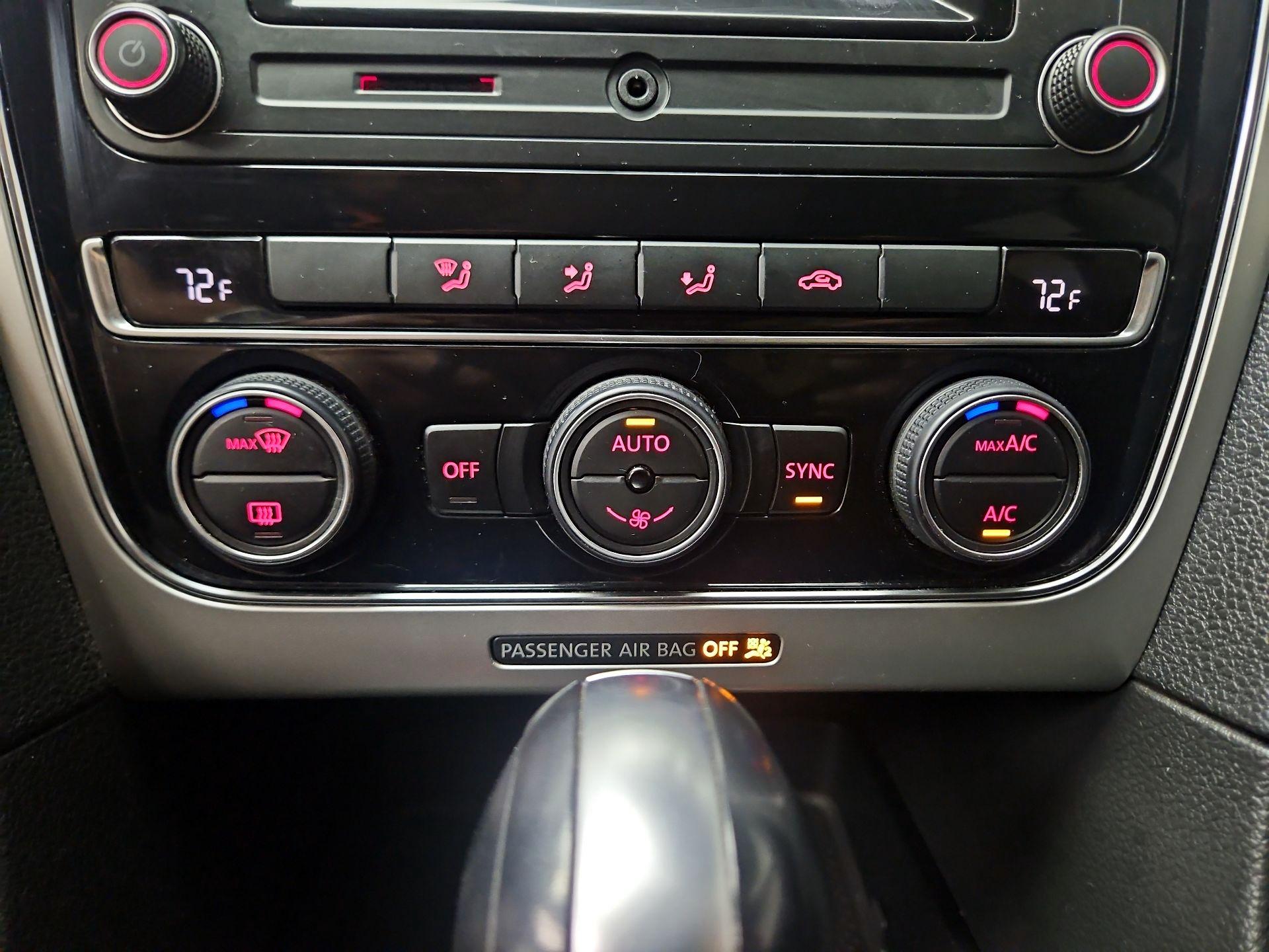 Thumbnail: 2017 Volkswagen Passat - 16