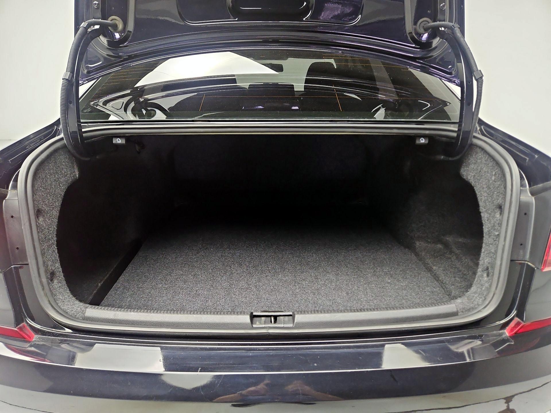 Thumbnail: 2017 Volkswagen Passat - 20