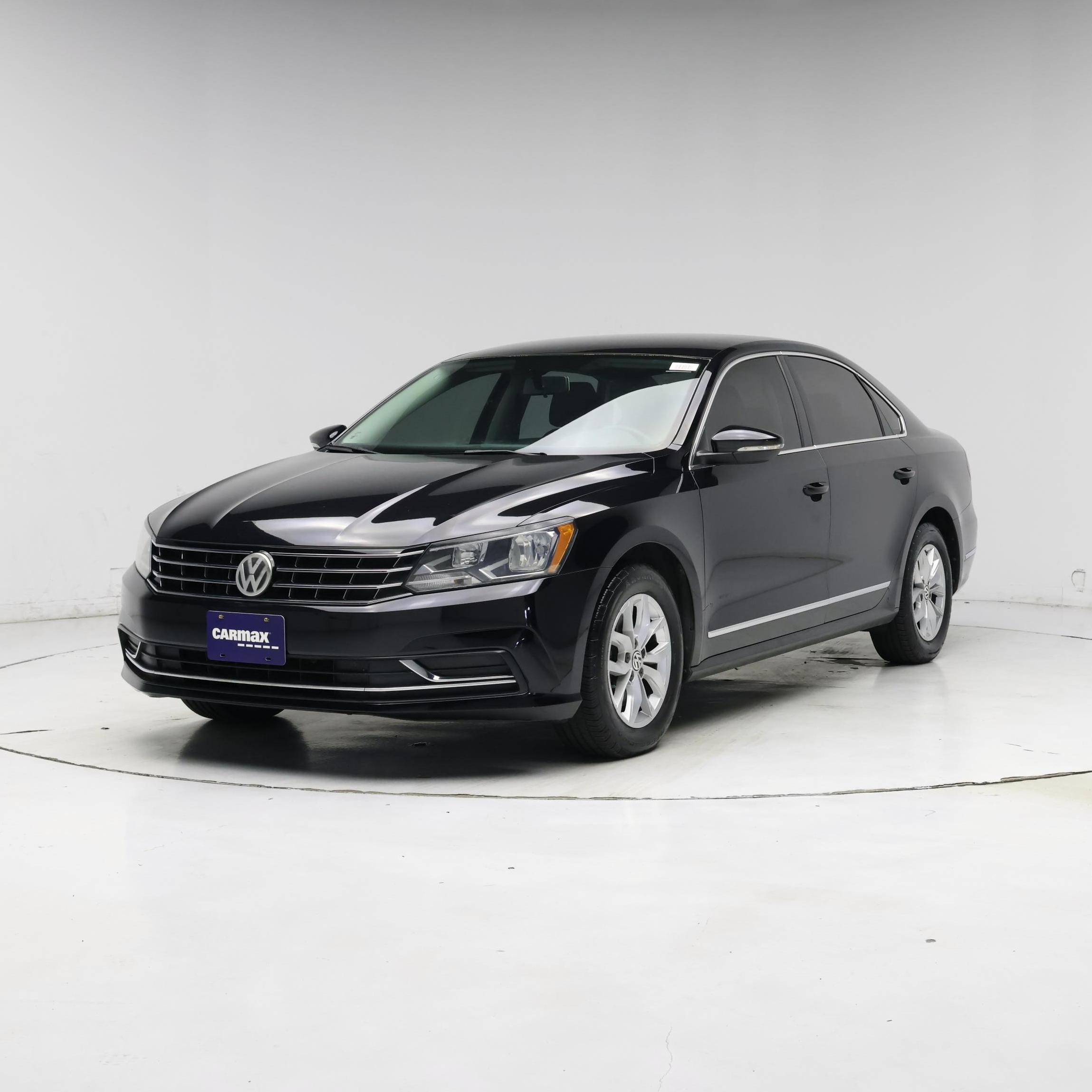 Thumbnail: 2017 Volkswagen Passat - 4