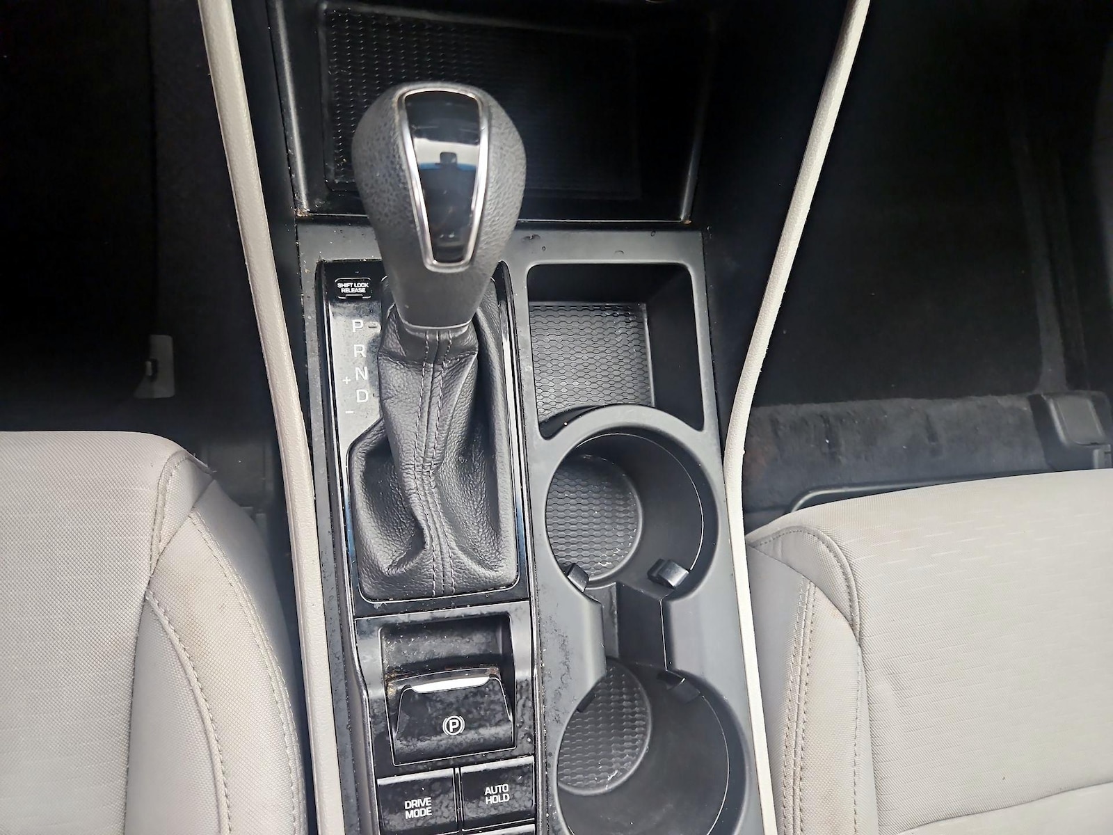 2020 Hyundai Tucson SE - Photo 18