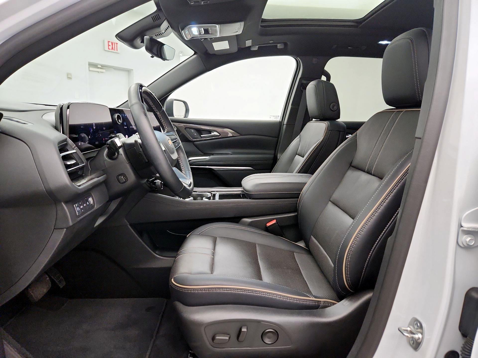 Thumbnail: 2025 Chevrolet Traverse - 11