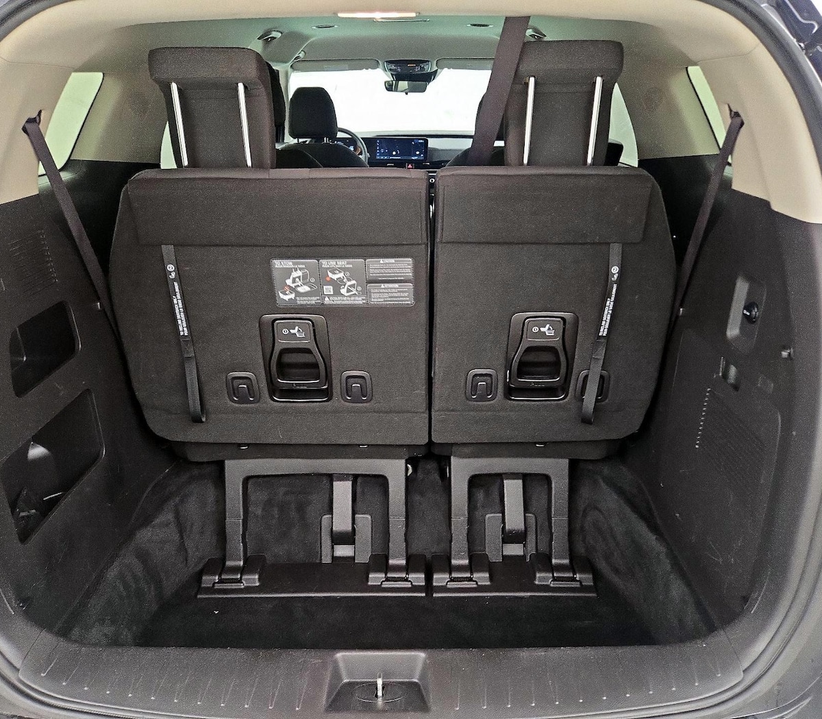 Trunk/Cargo (Seats Up)