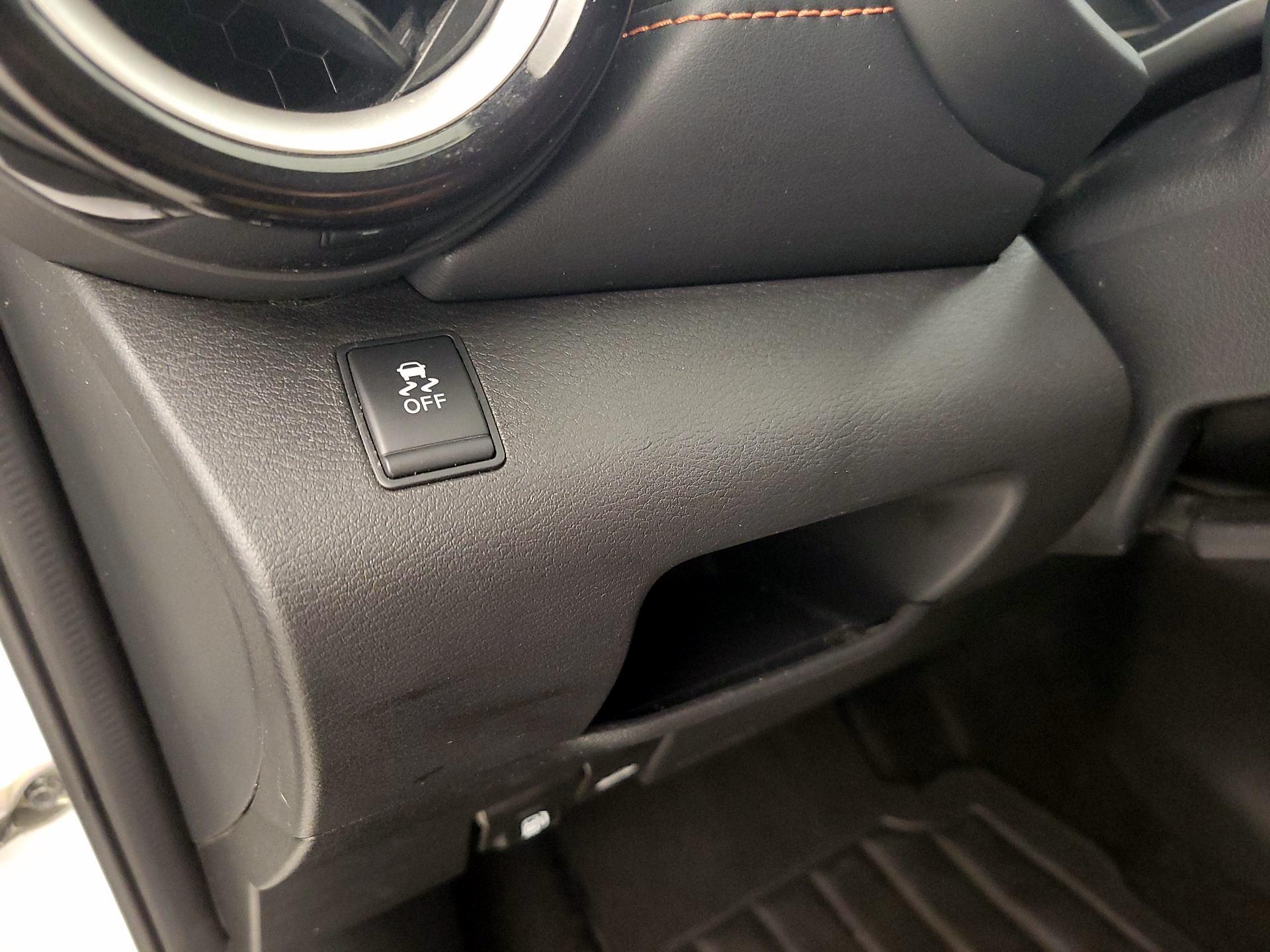 Thumbnail: 2018 Nissan Kicks - 13
