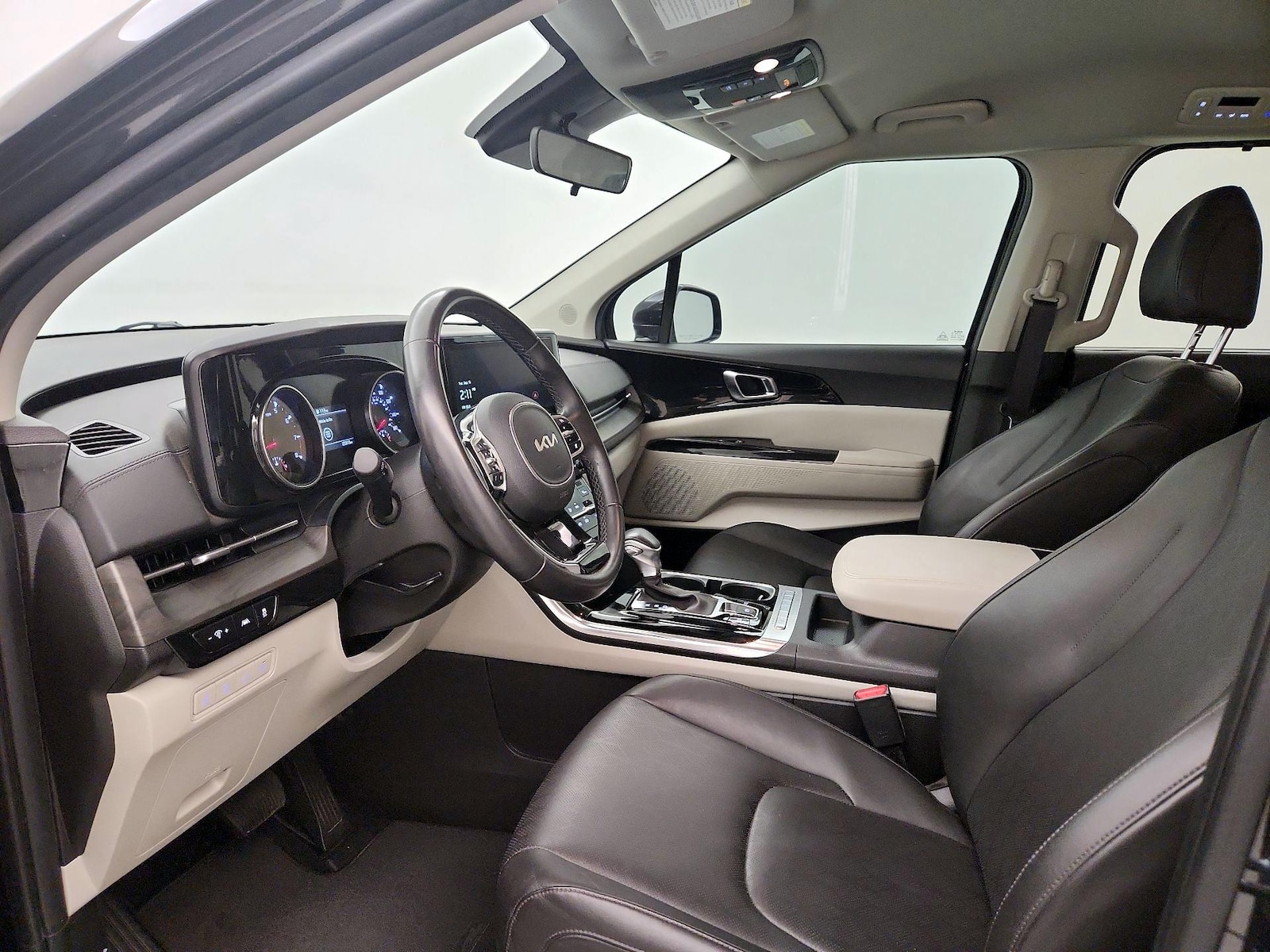 2024 Kia Carnival EX - Photo 12