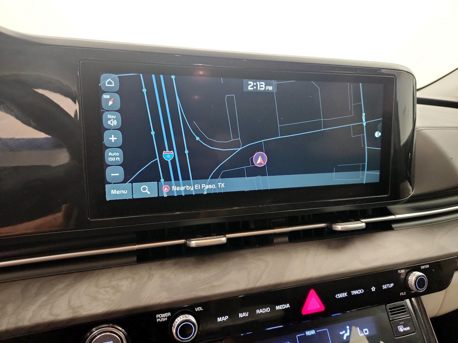2024 Kia Carnival EX - Photo 14