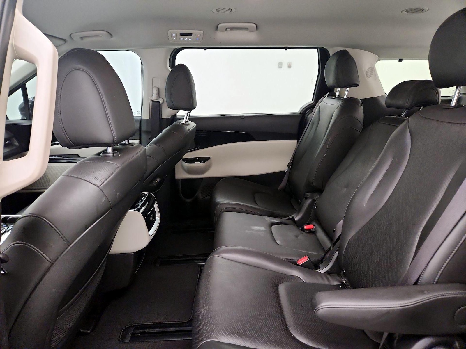 2024 Kia Carnival EX - Photo 20