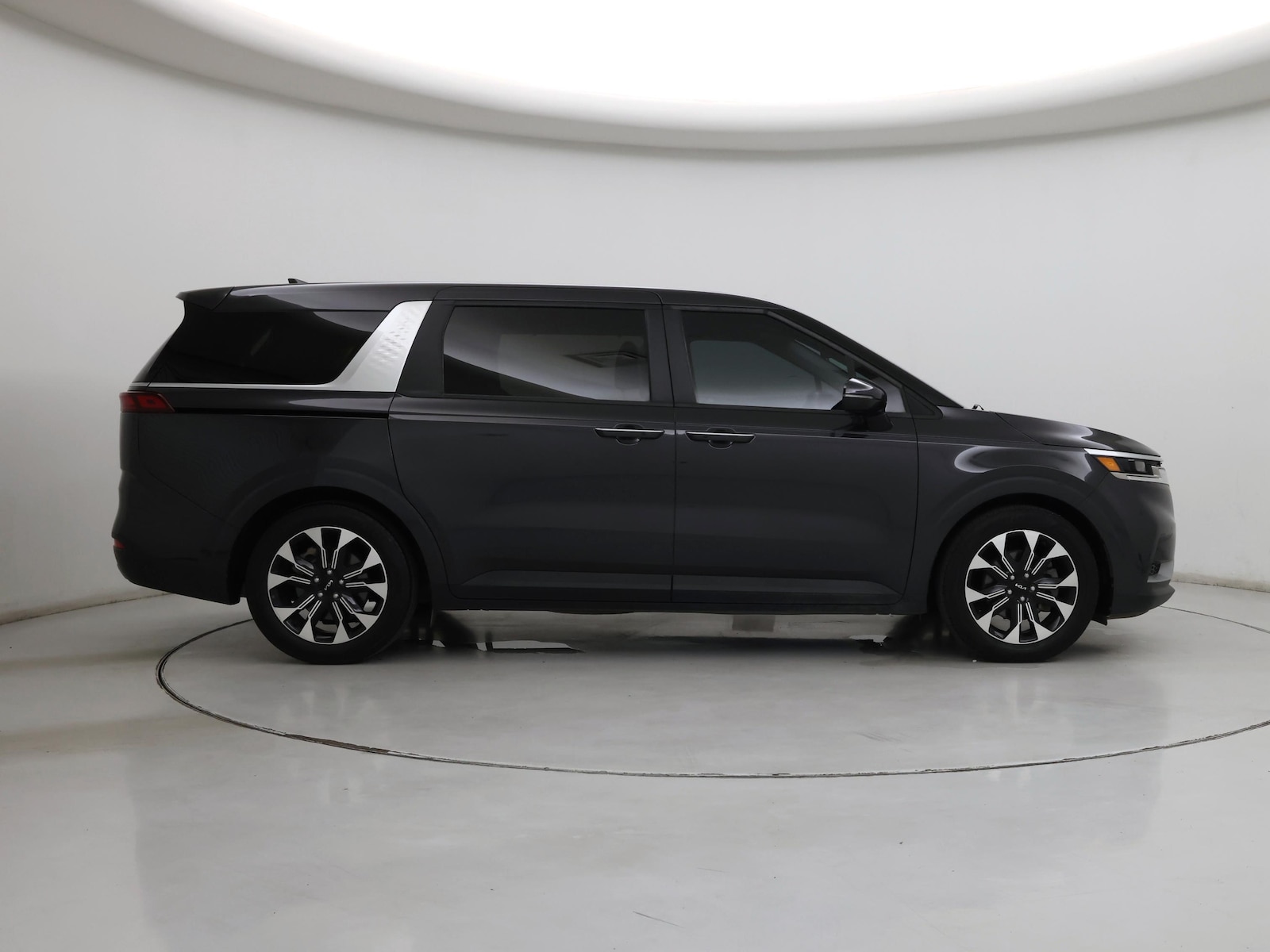 2024 Kia Carnival EX - Photo 8