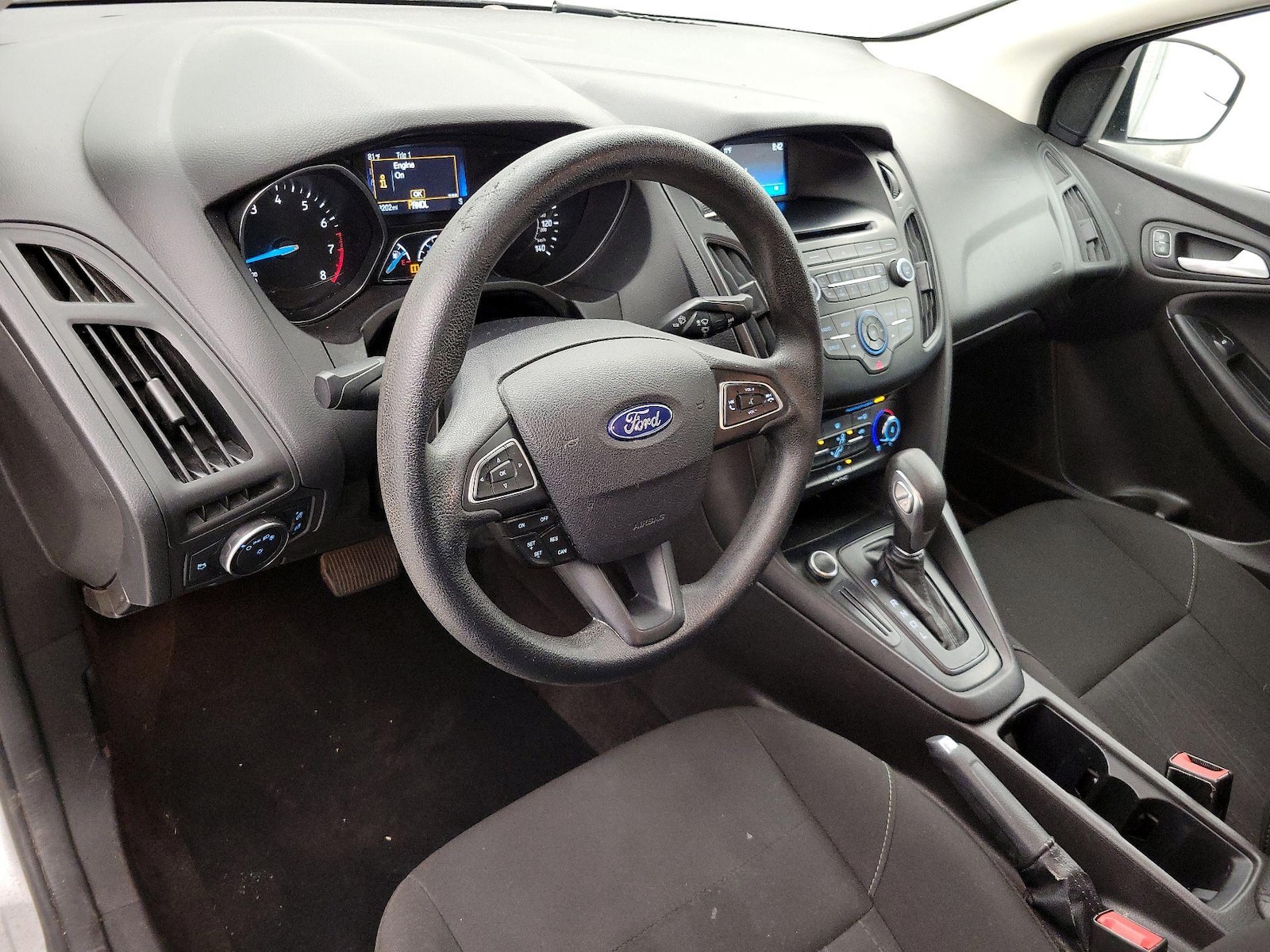 2017 Ford Focus SE - Photo 10