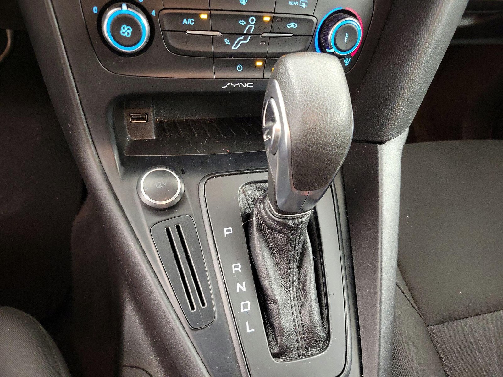 2017 Ford Focus SE - Photo 18