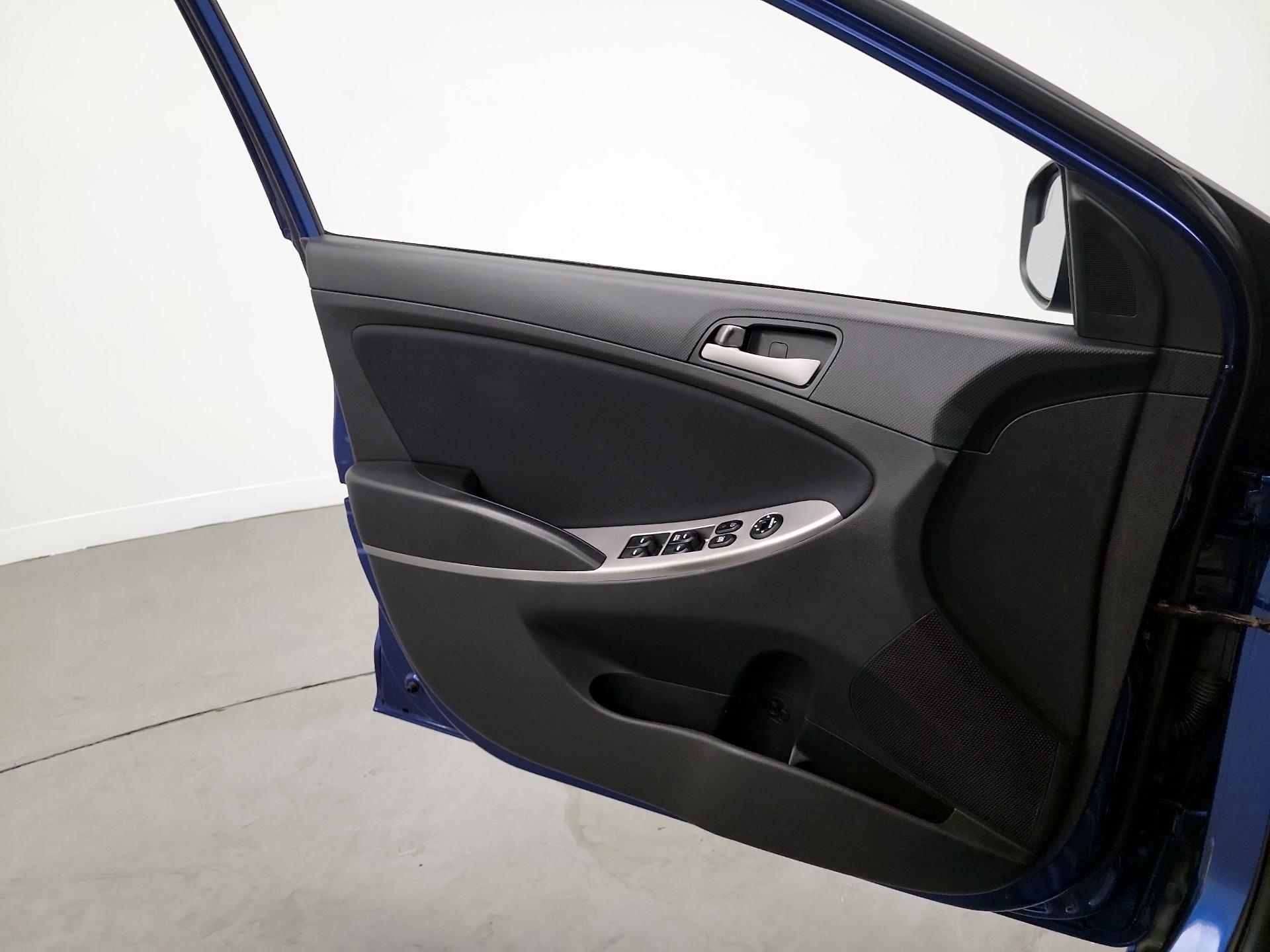 Thumbnail: 2016 Hyundai Accent - 12