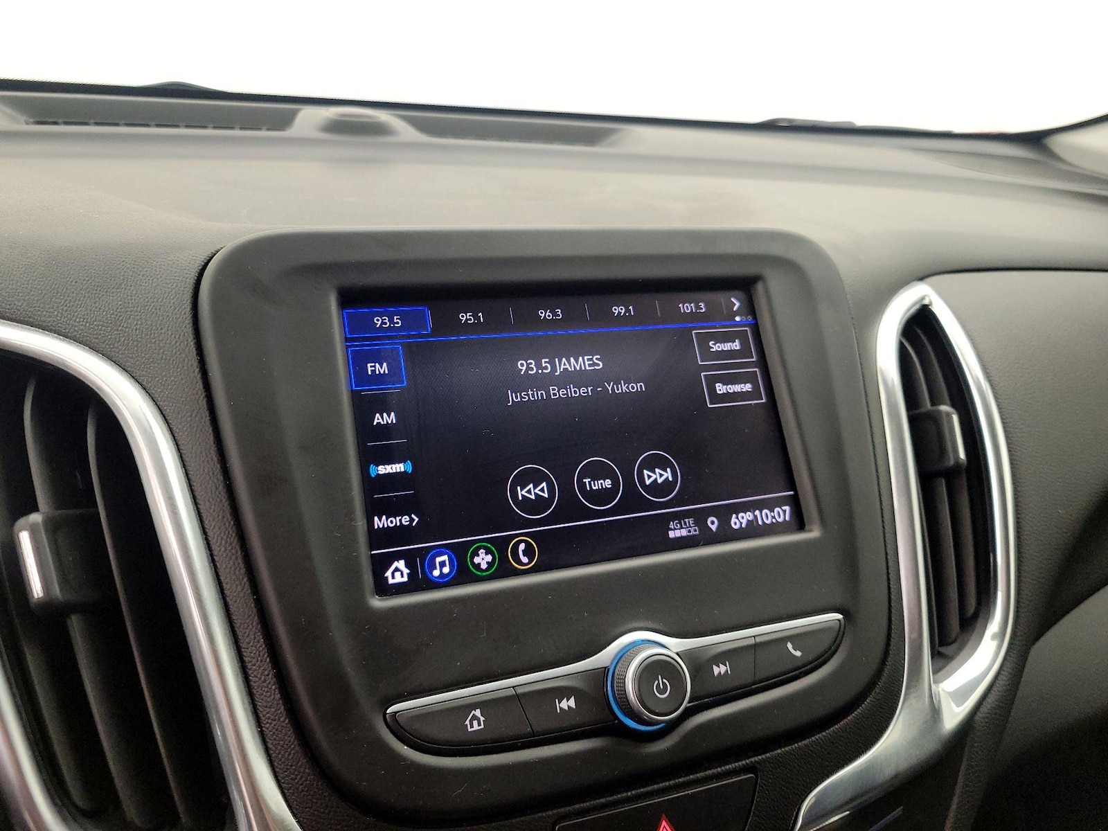 2020 Chevrolet Equinox LT - Photo 16