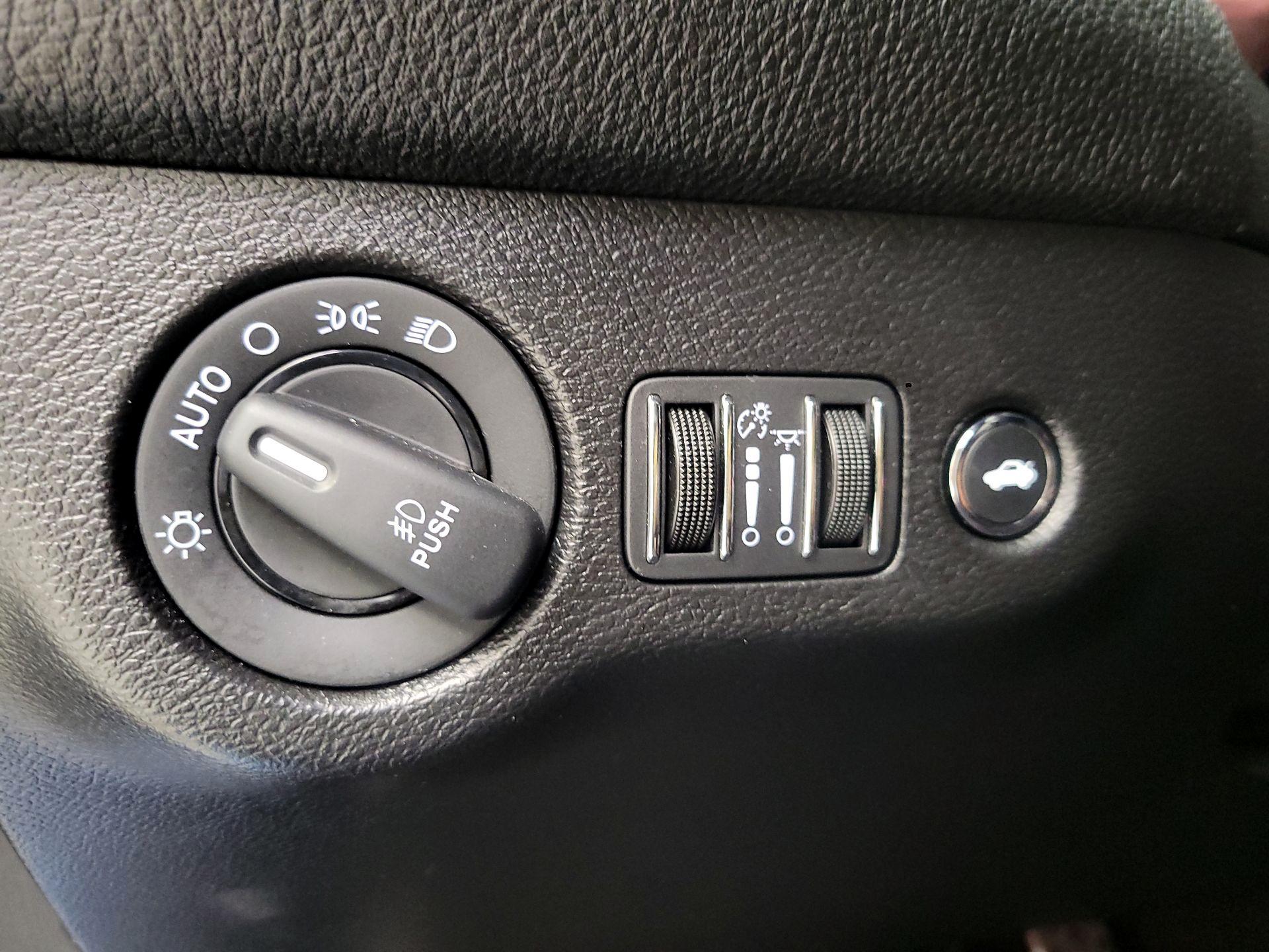 Thumbnail: 2019 Dodge Challenger - 13