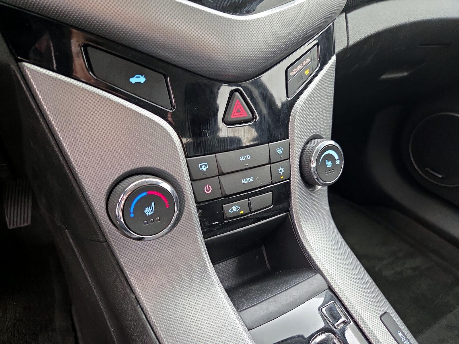 2015 Chevrolet Cruze LTZ - Photo 18