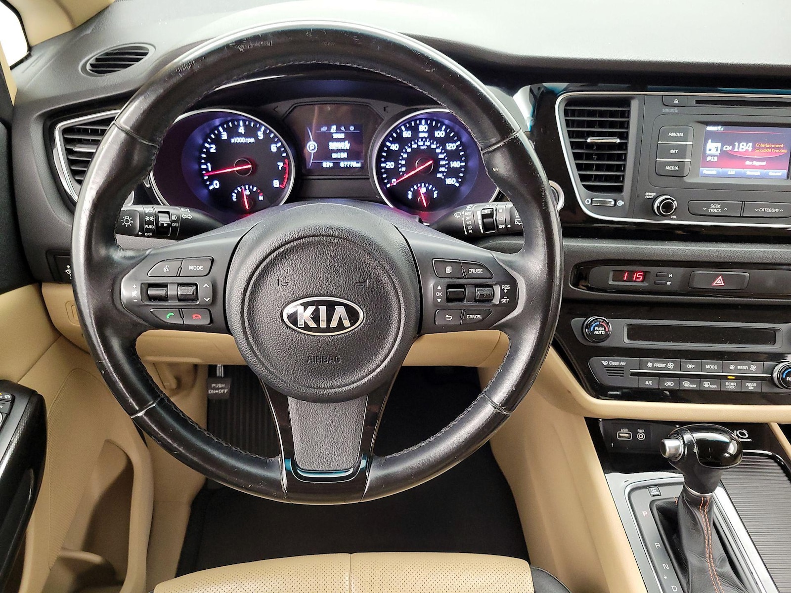 2015 Kia Sedona EX - Photo 11