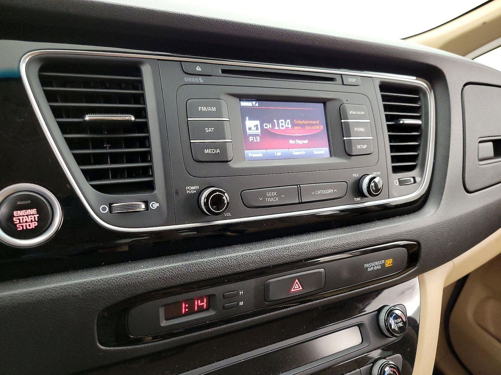2015 Kia Sedona EX - Photo 16