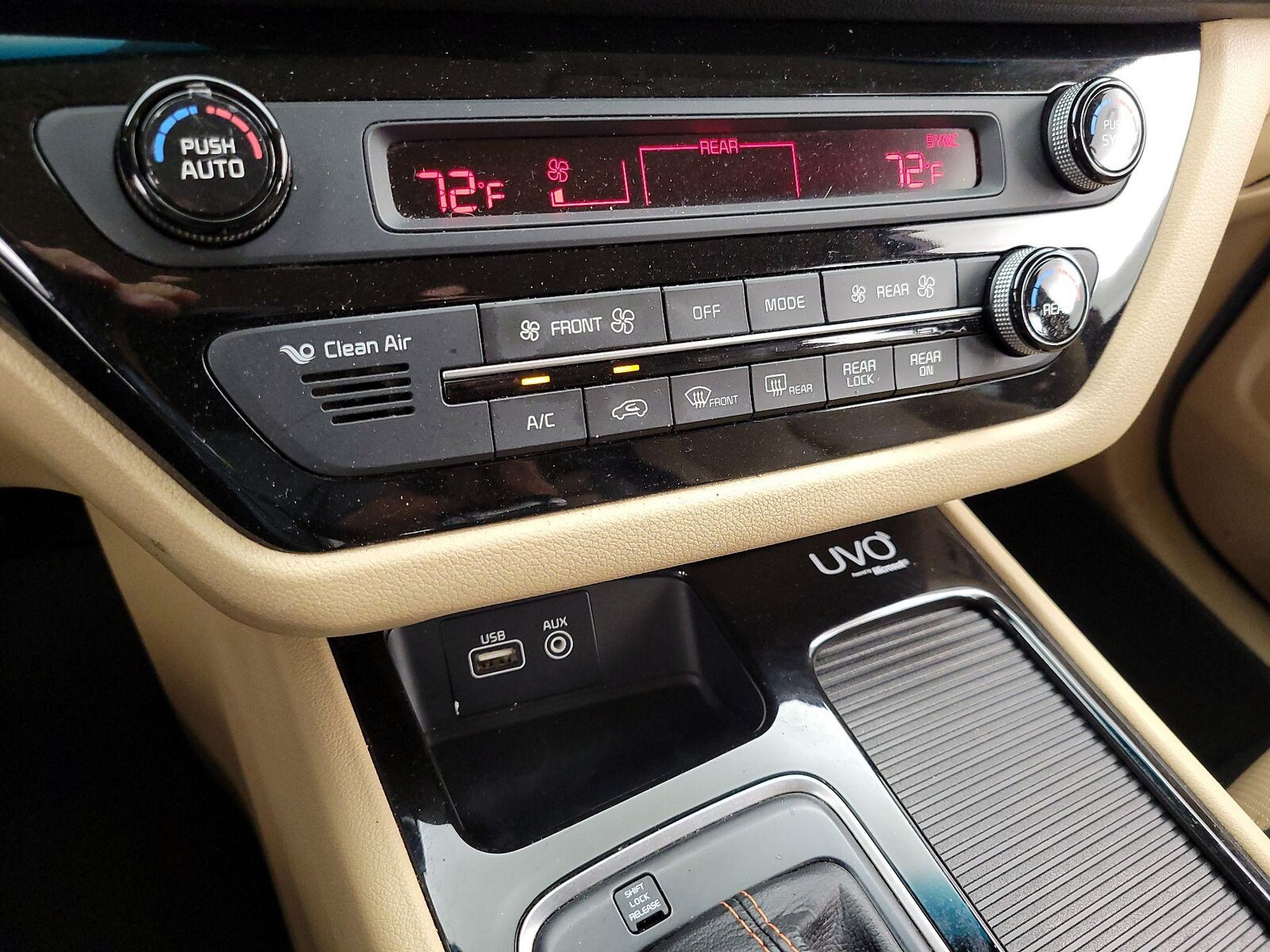 2015 Kia Sedona EX - Photo 17