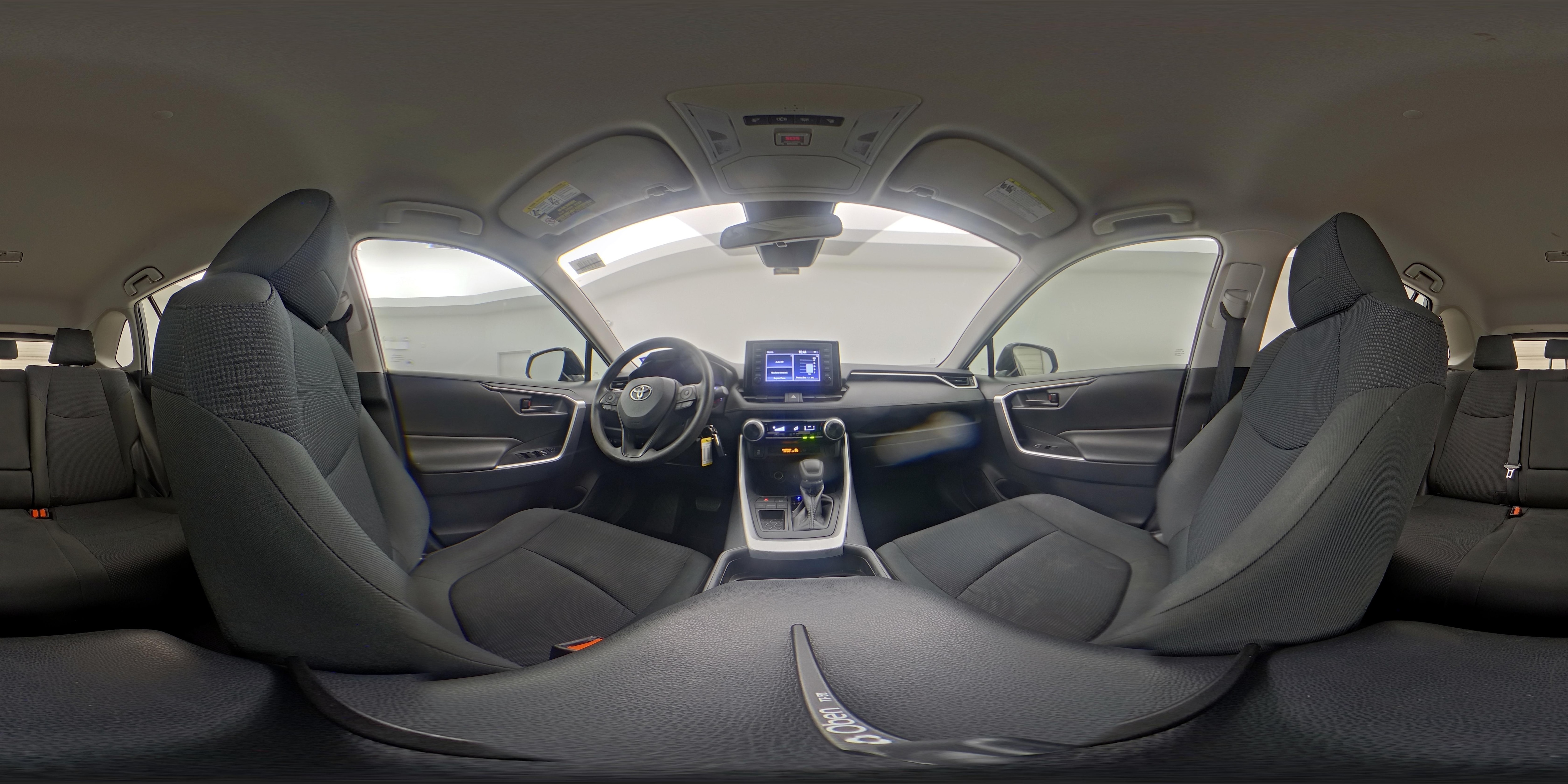 2019 Toyota RAV4 LE - Photo 24