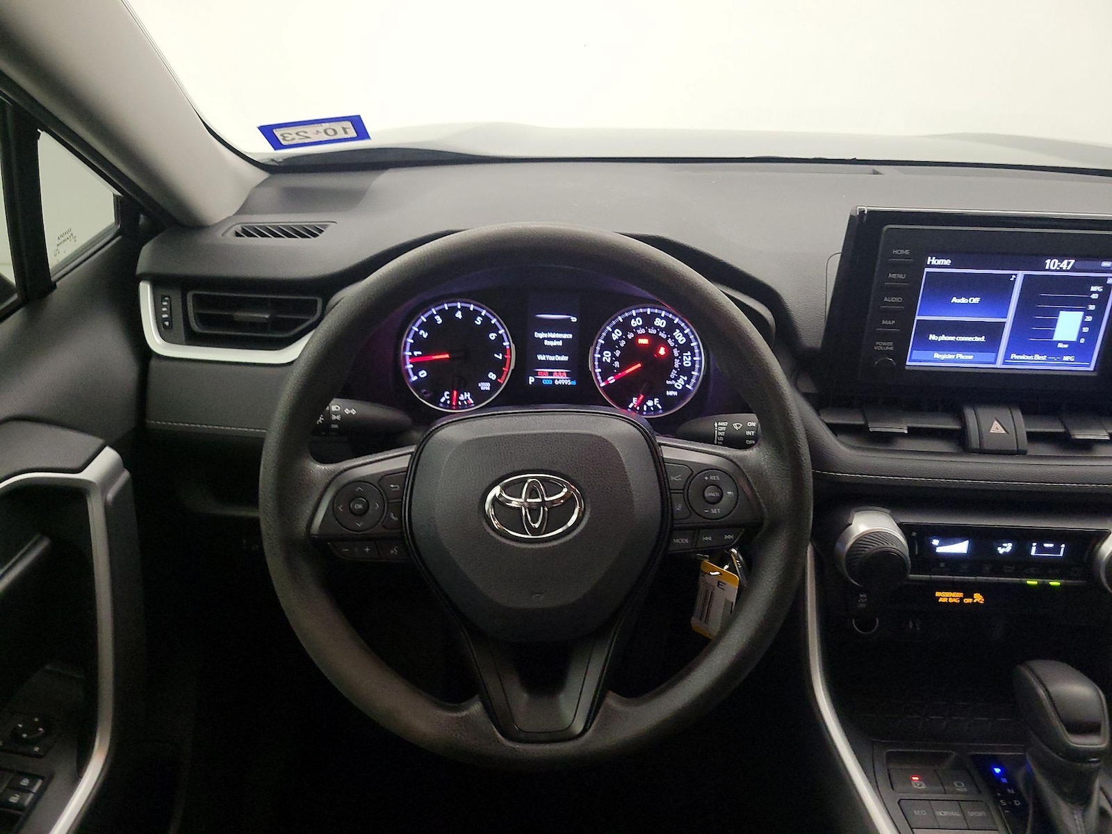 2019 Toyota RAV4 LE - Photo 11