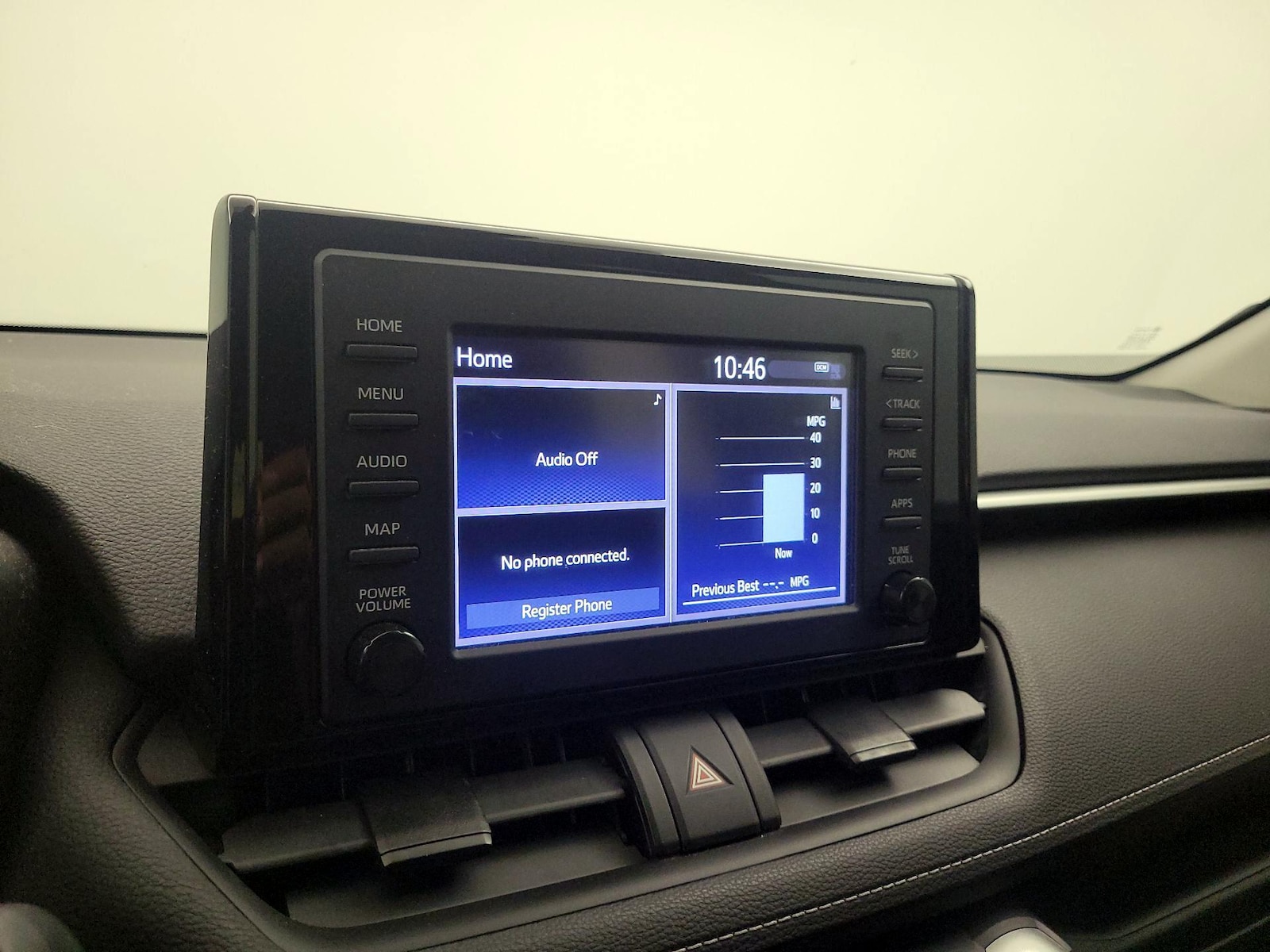 2019 Toyota RAV4 LE - Photo 16